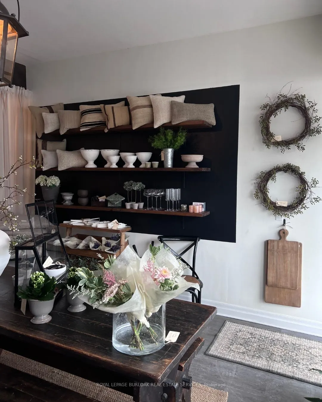 3130 Dundas Street W