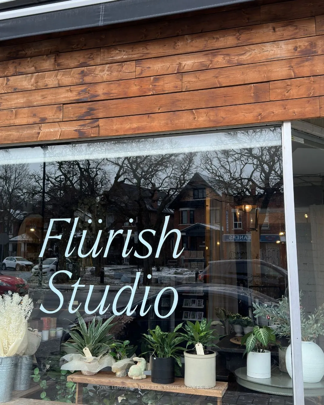 3130 Dundas Street W