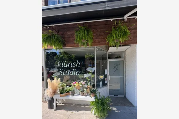 3130 Dundas Street W