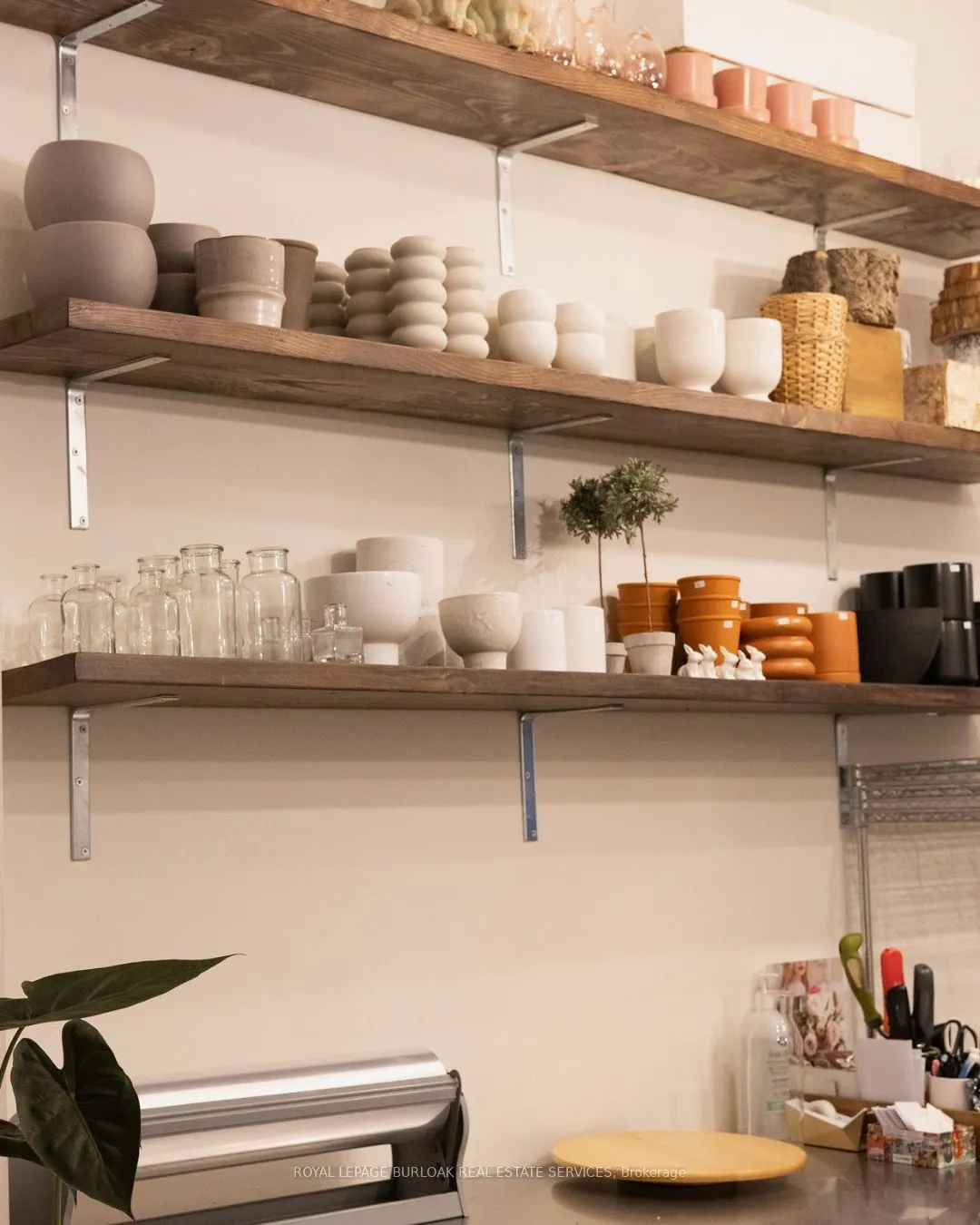 3130 Dundas Street W