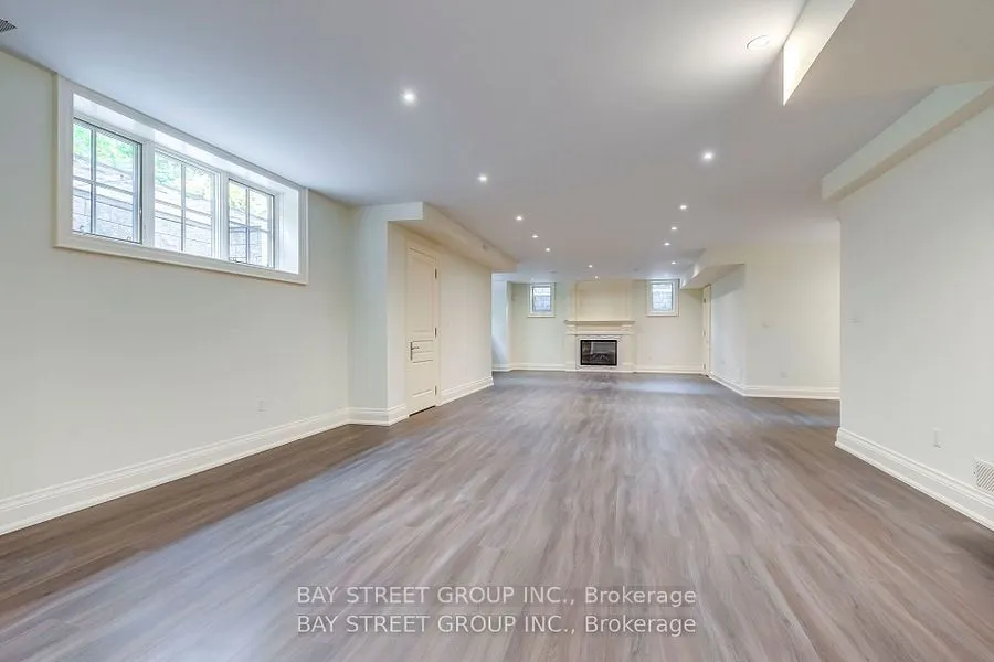 1031 Lakeshore Road W