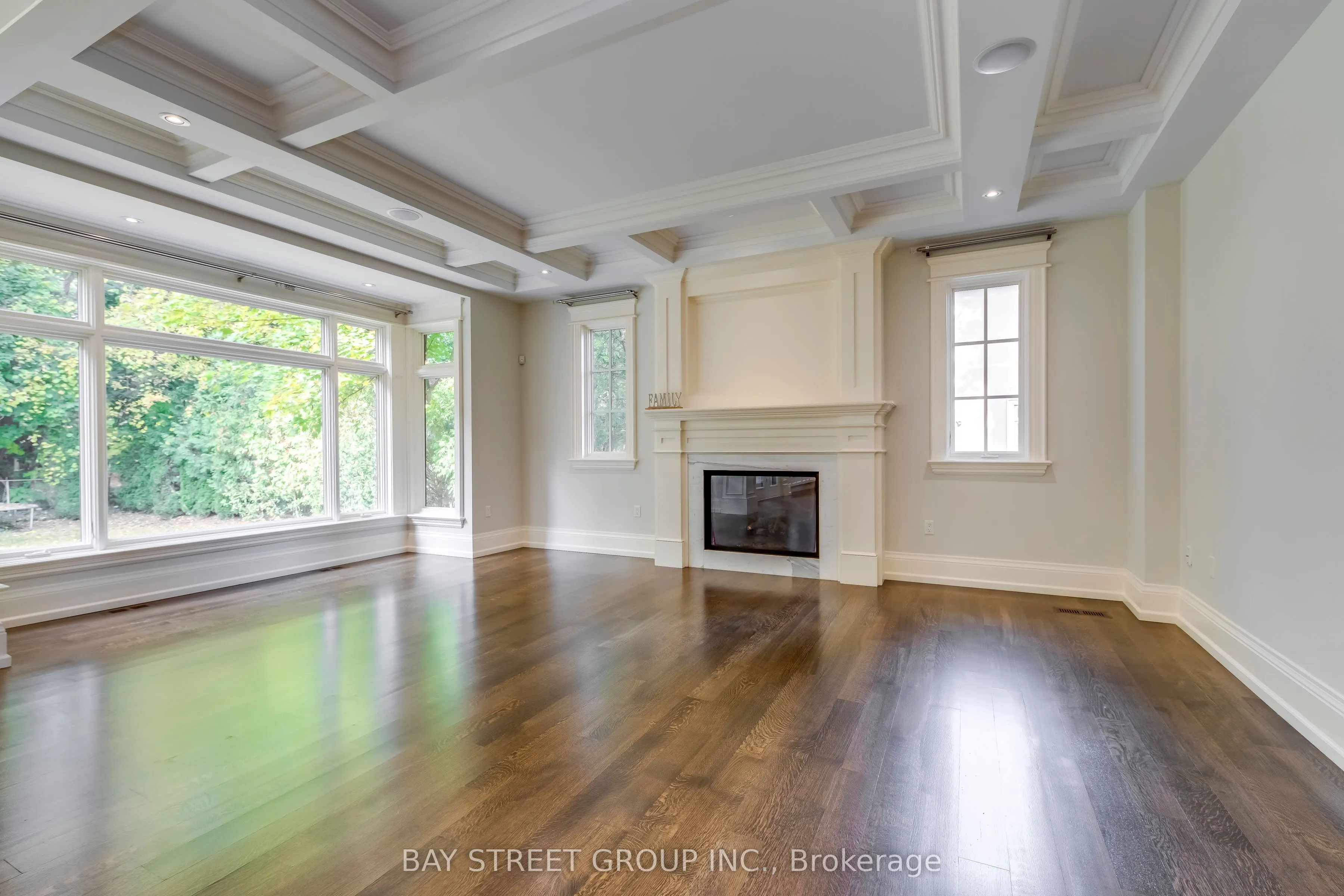 1031 Lakeshore Road W