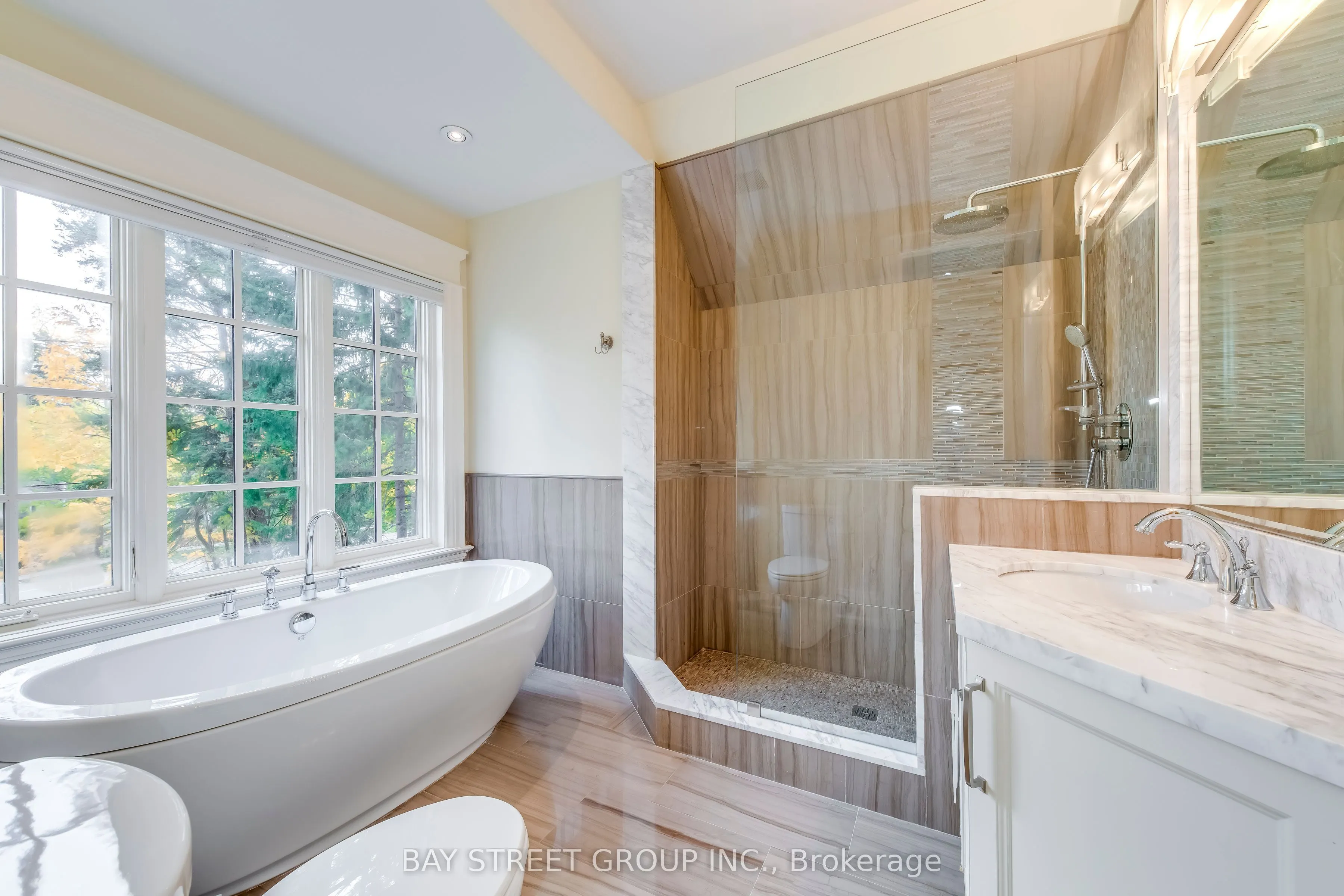 1031 Lakeshore Road W