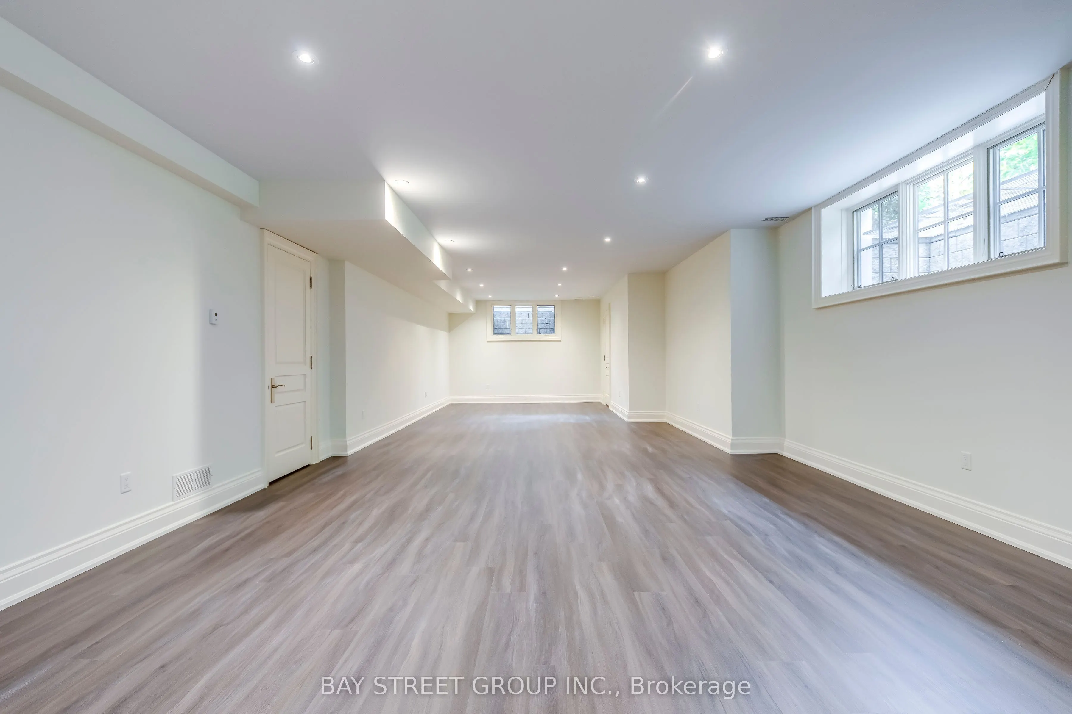 1031 Lakeshore Road W