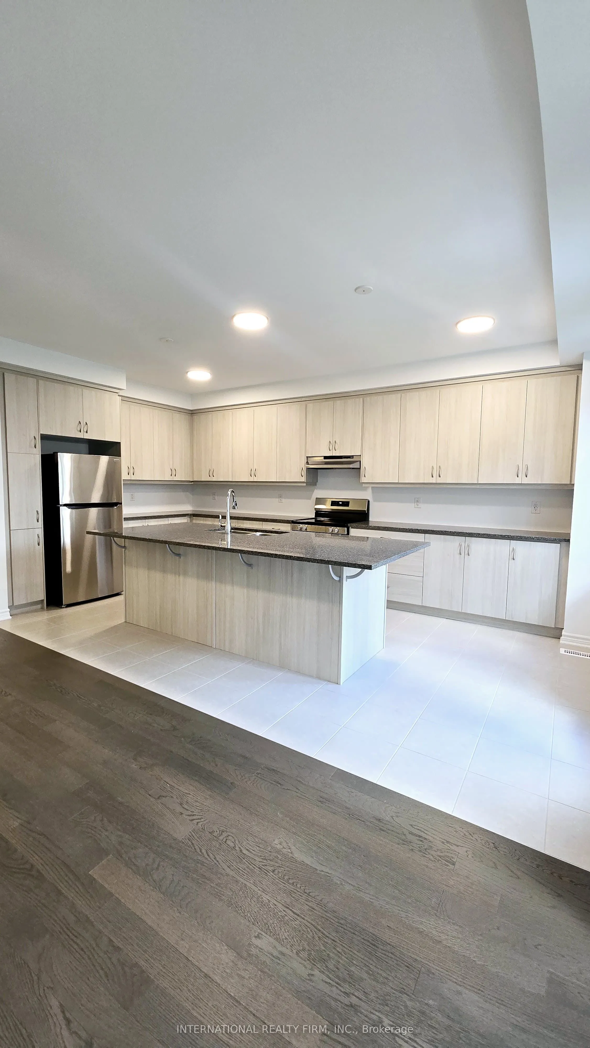 3163 MEADOWRIDGE Drive E