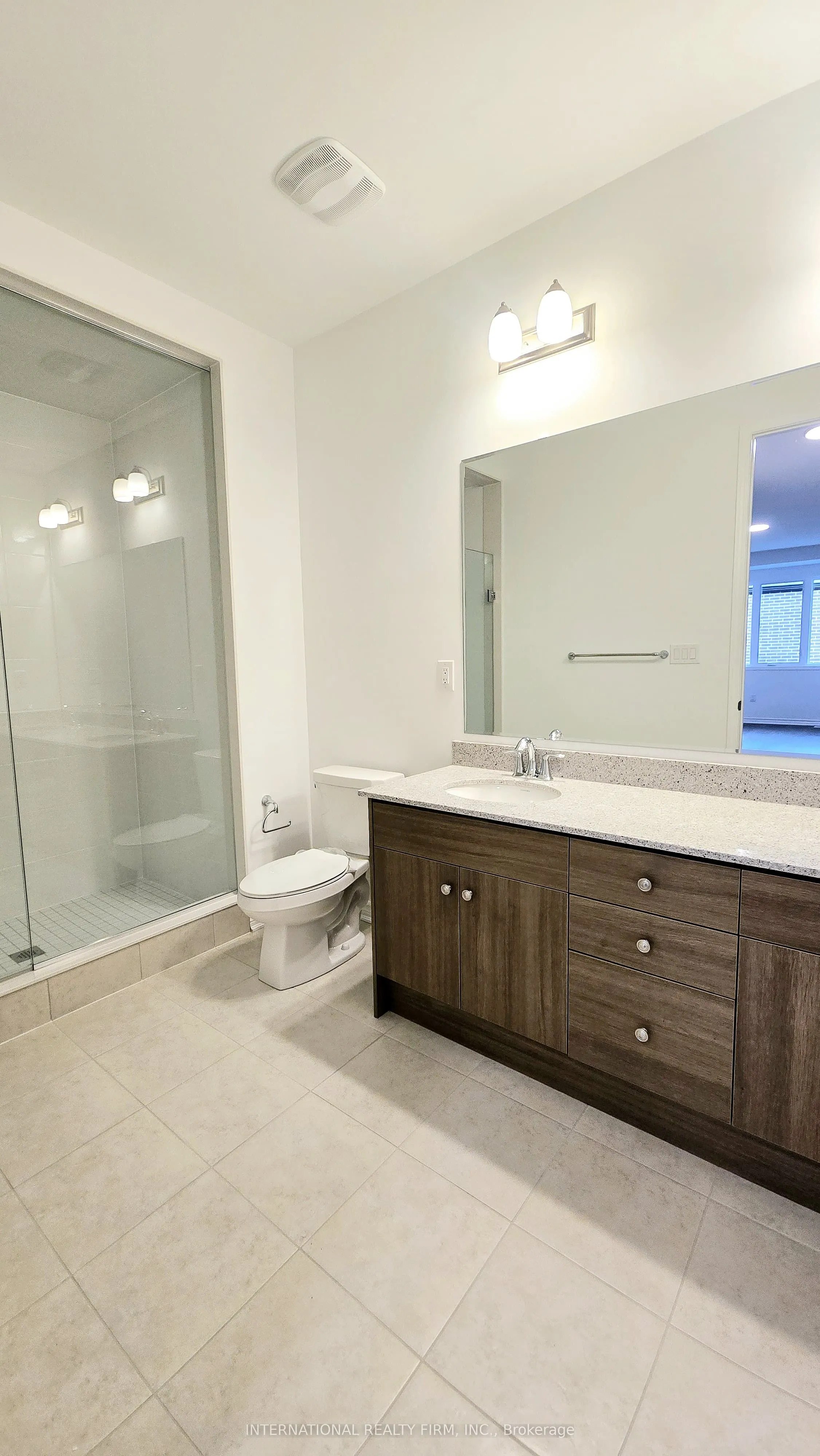 3163 MEADOWRIDGE Drive E