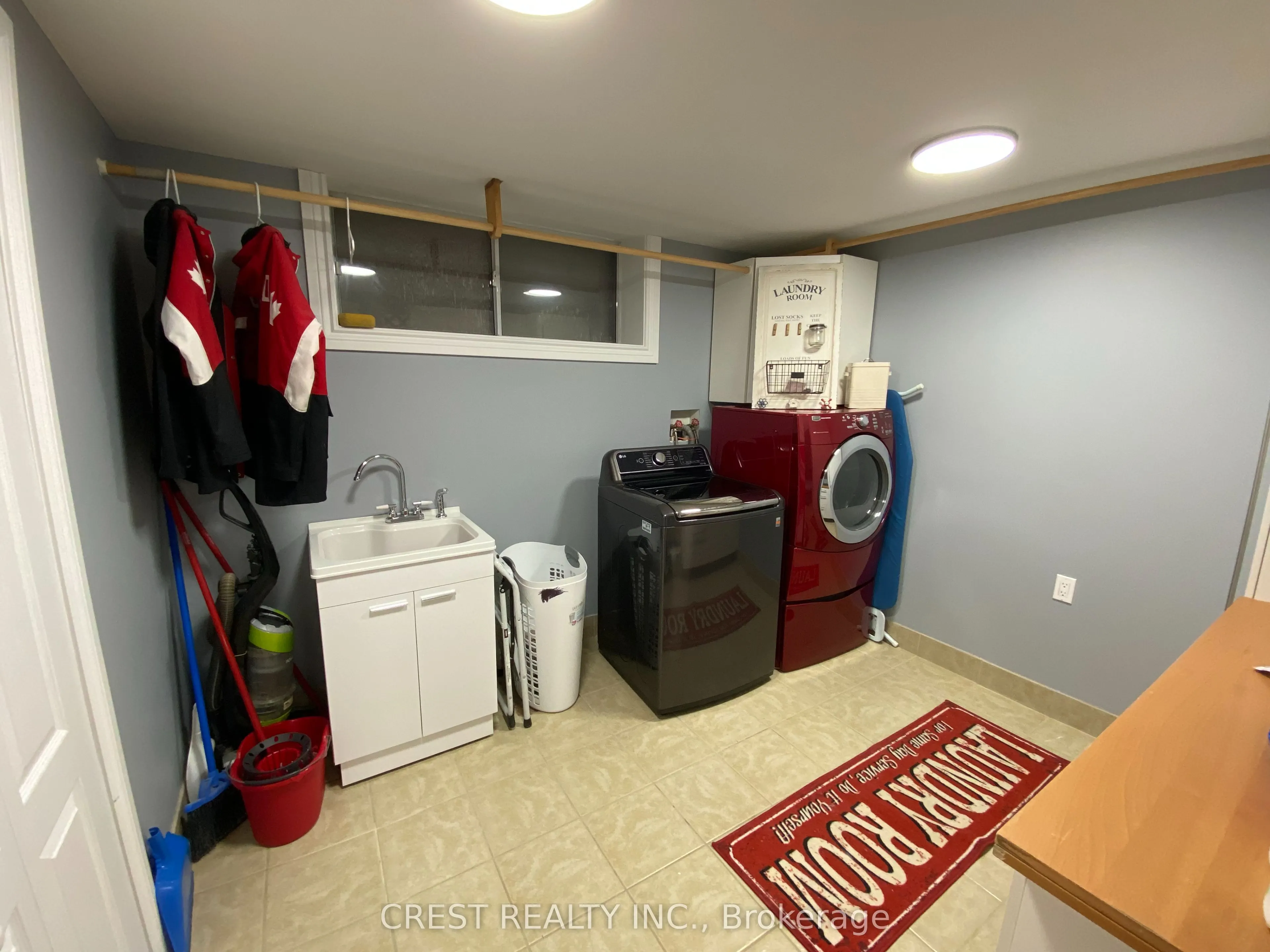 2 Detling Court, #Lower