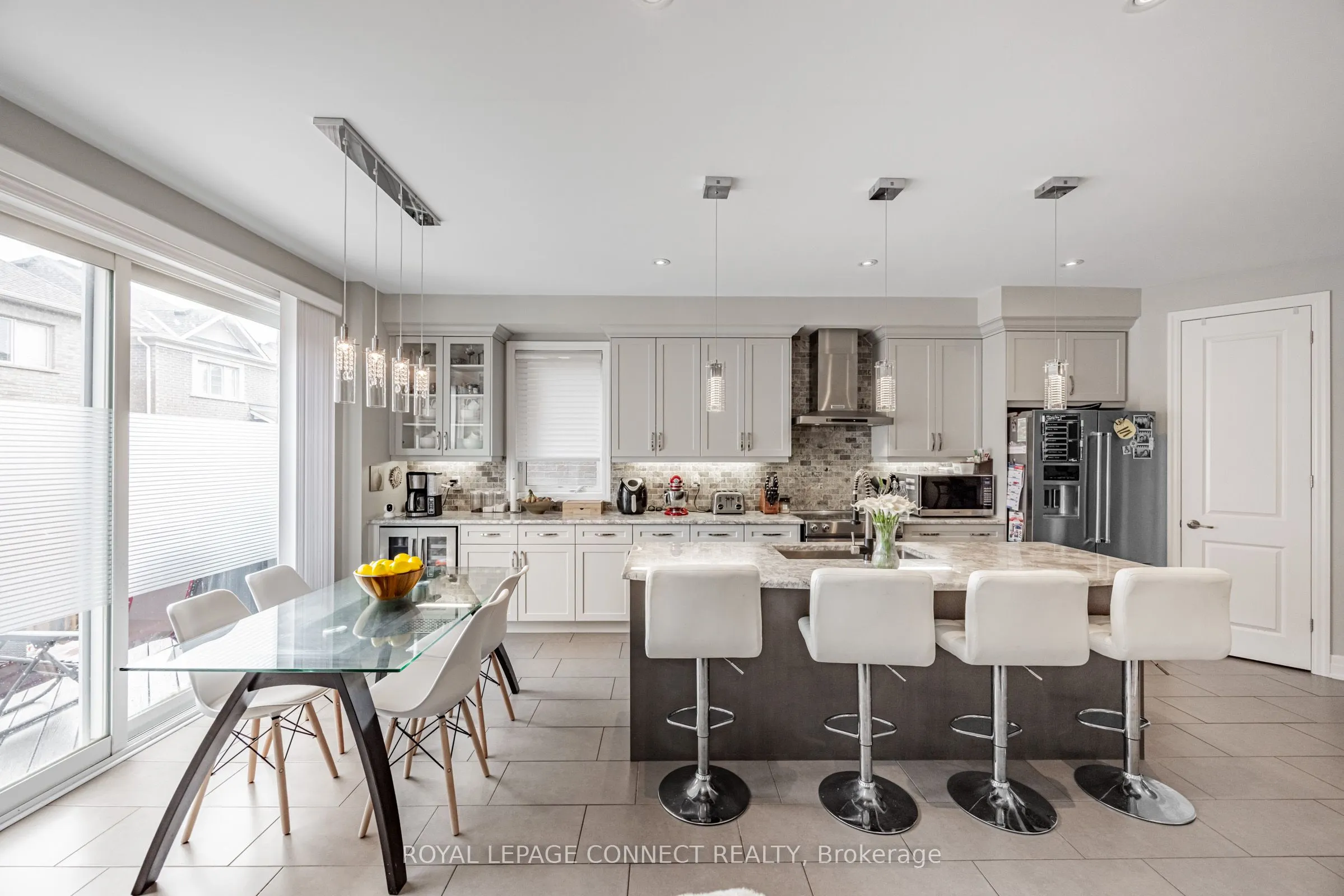 3302 Mintwood Circle