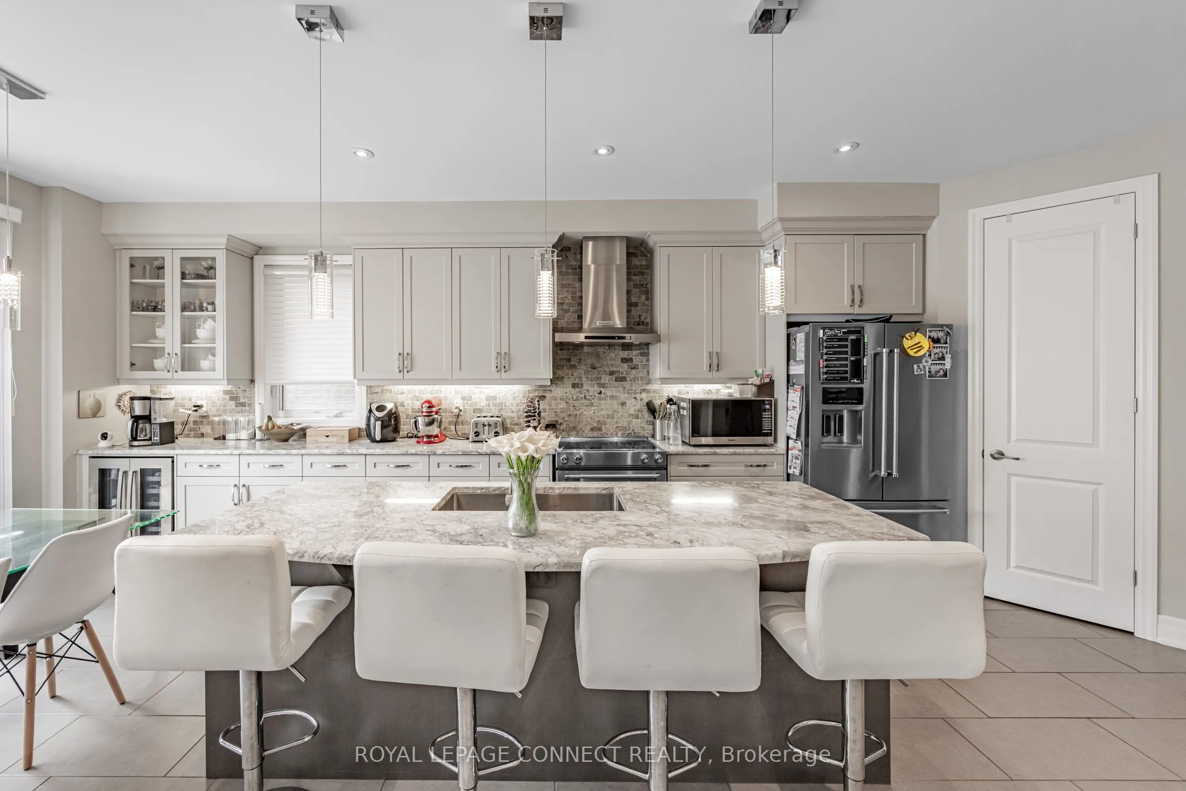 3302 Mintwood Circle