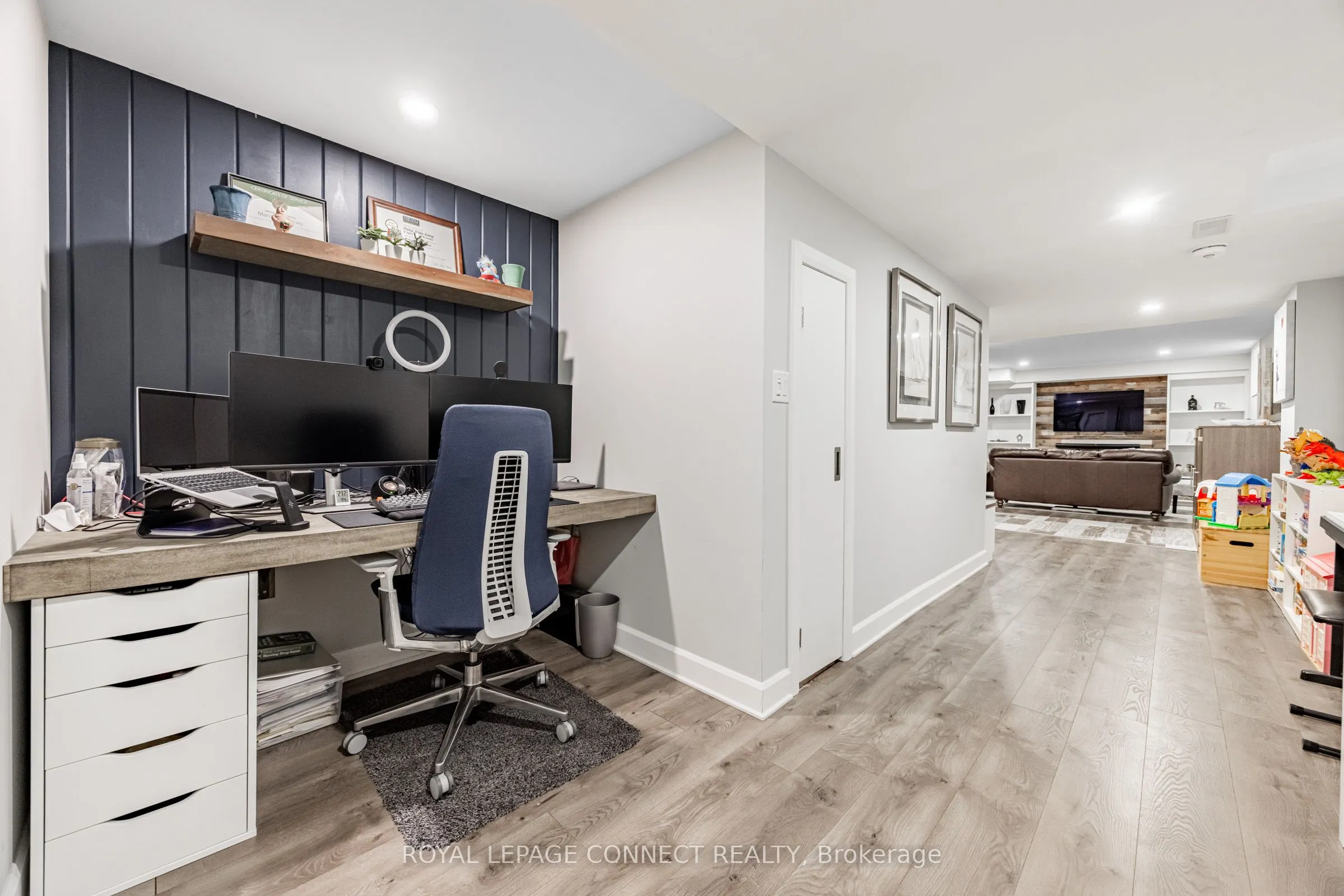 3302 Mintwood Circle