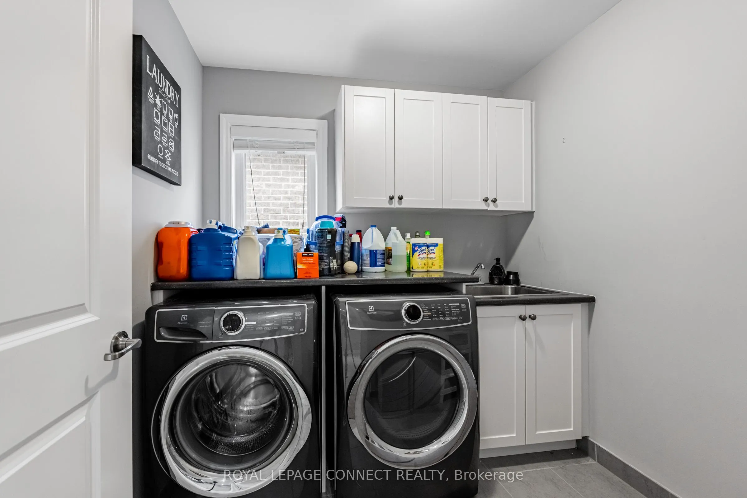 3302 Mintwood Circle