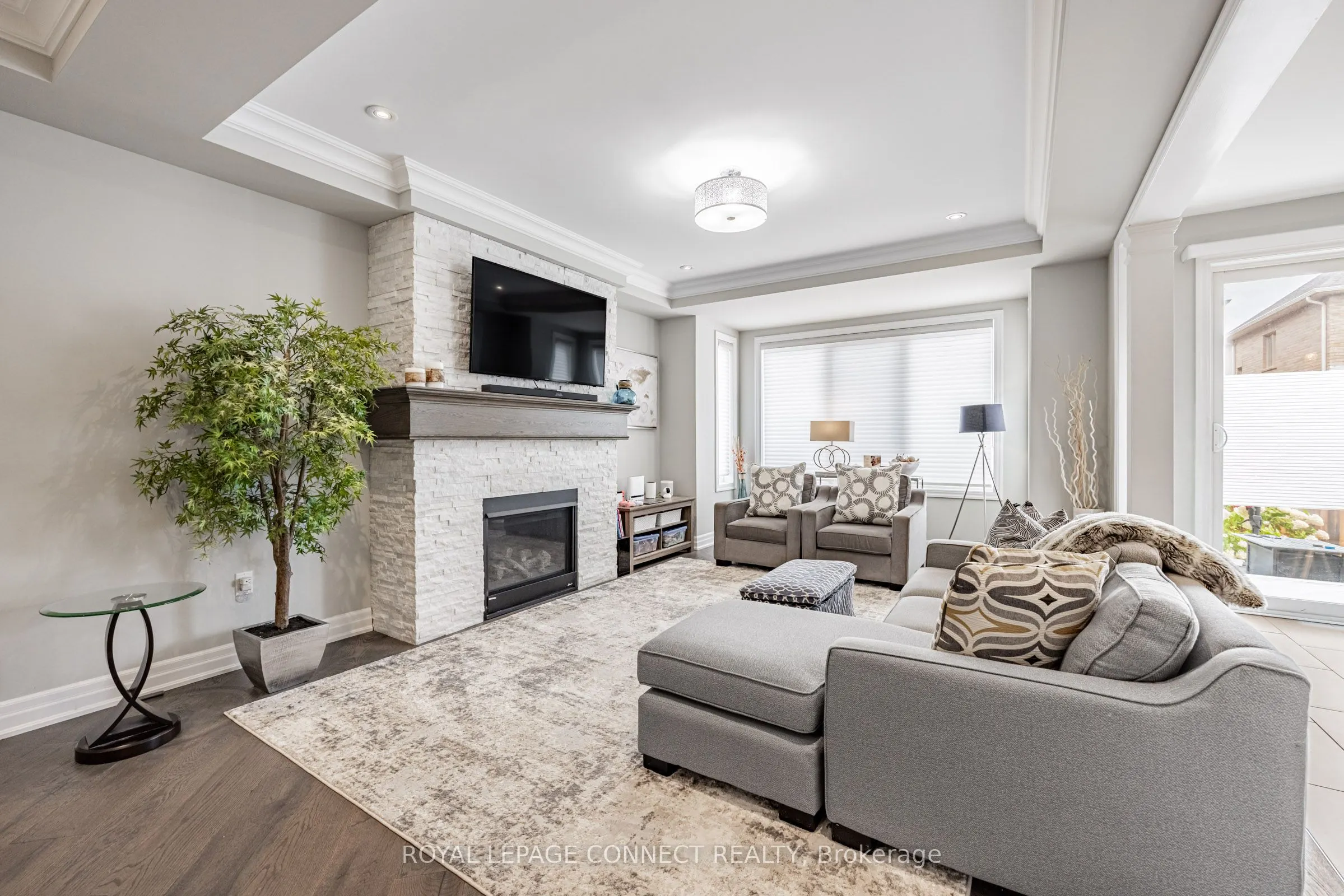 3302 Mintwood Circle