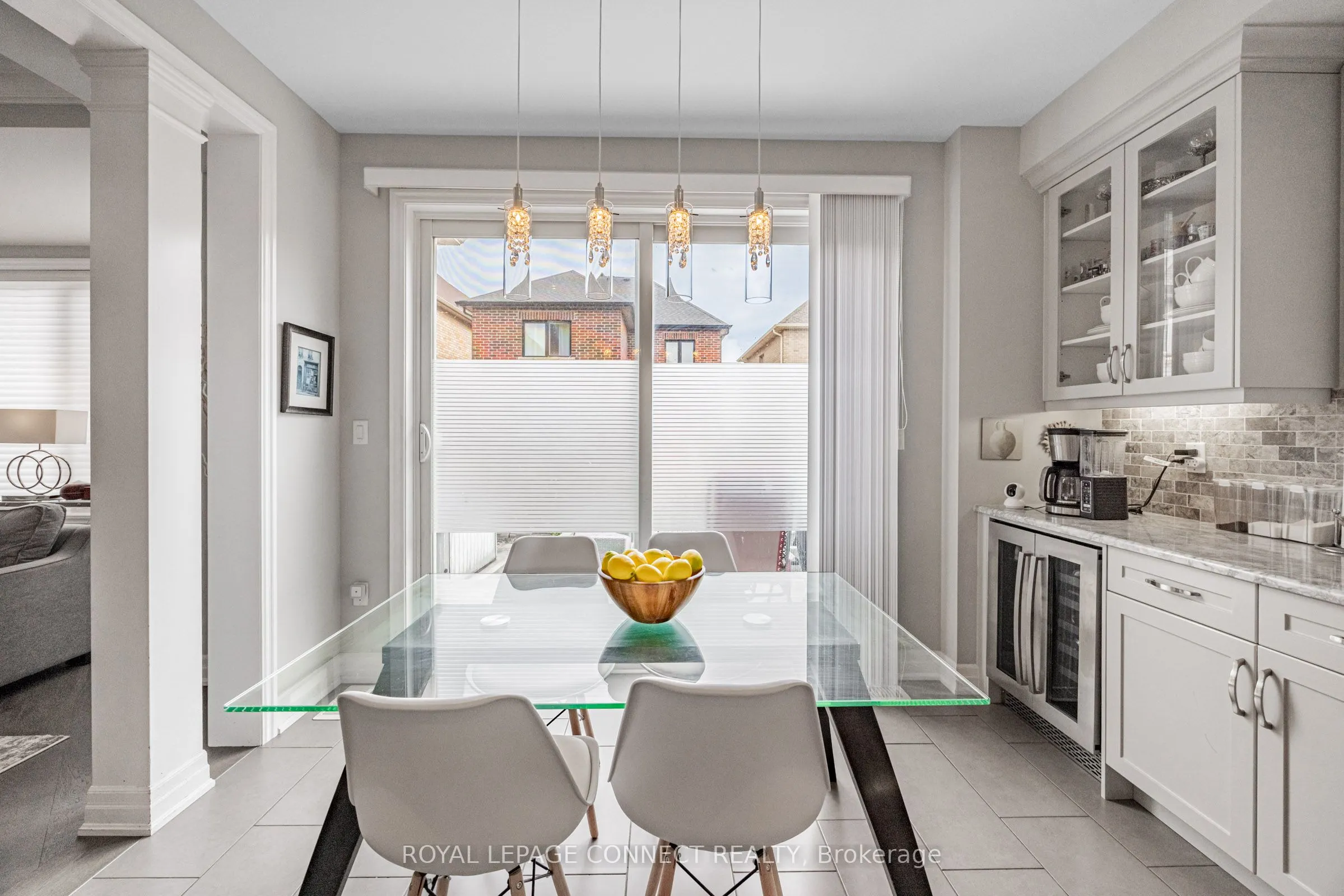 3302 Mintwood Circle