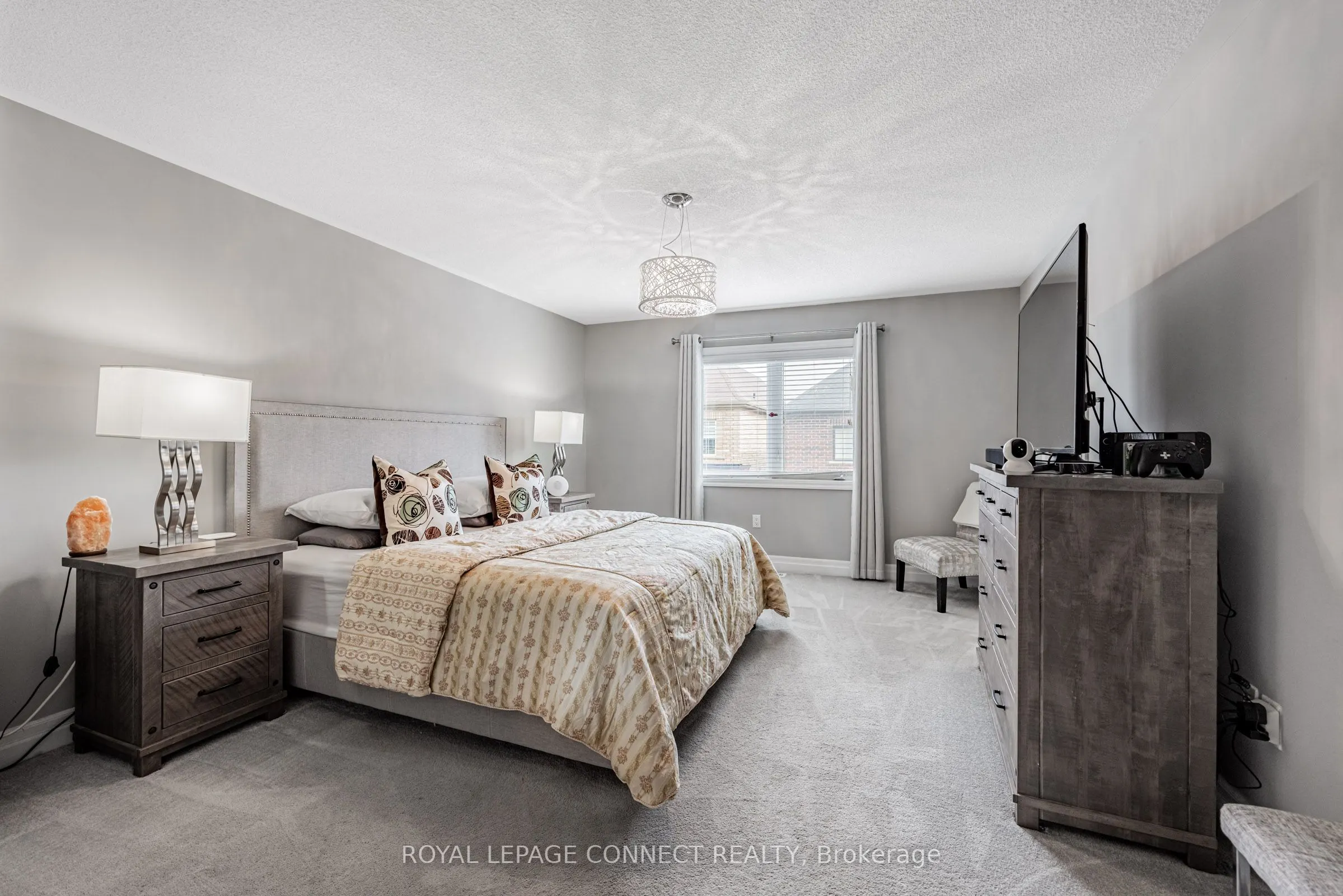 3302 Mintwood Circle