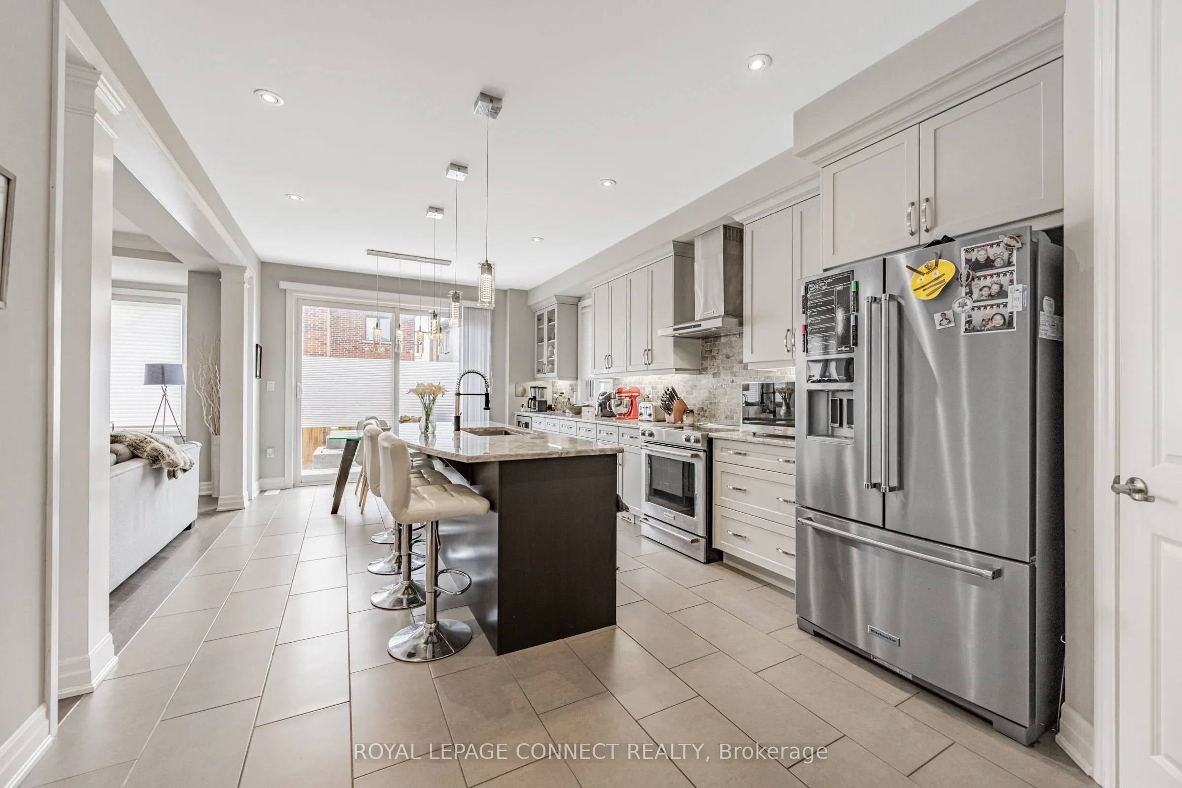 3302 Mintwood Circle