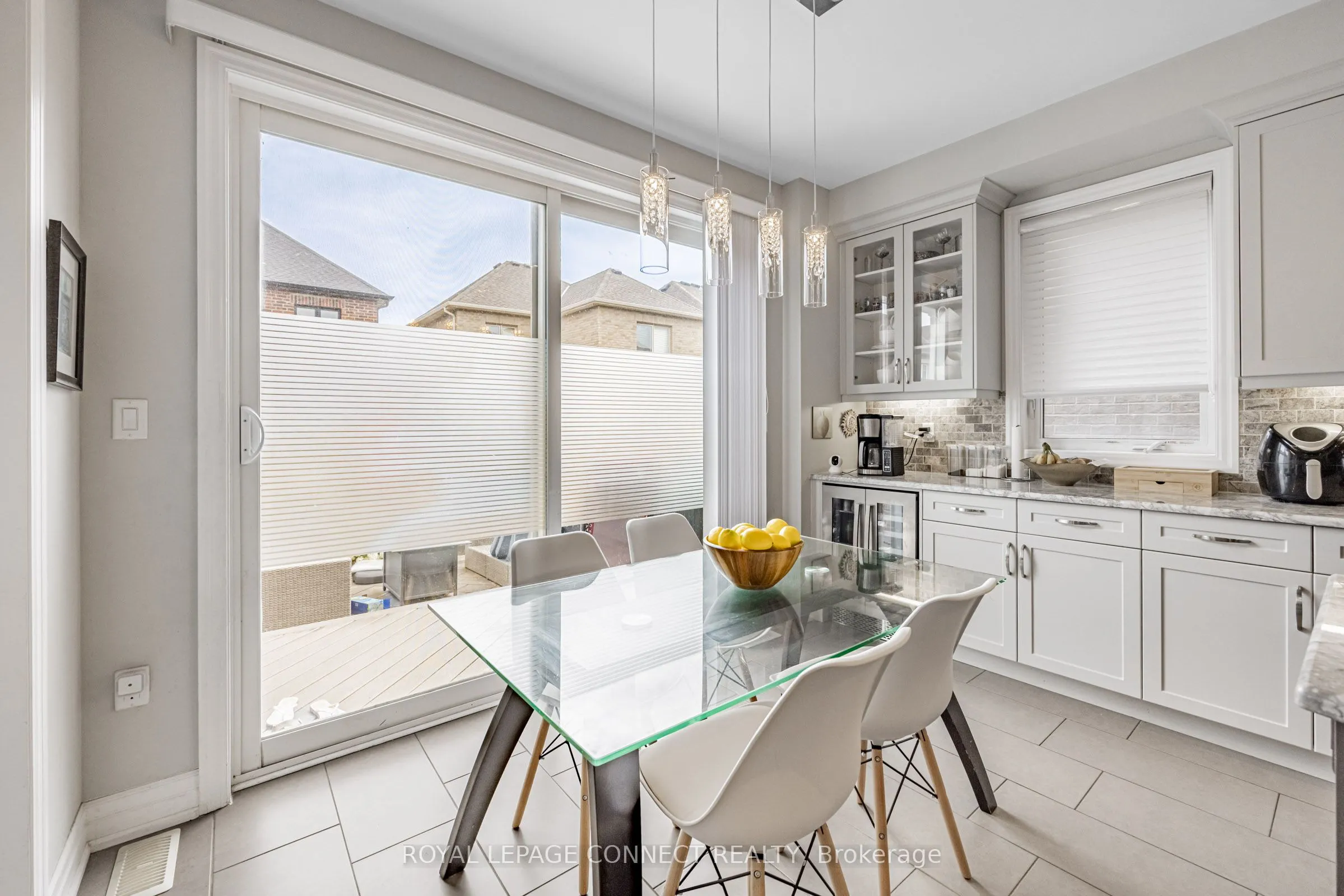 3302 Mintwood Circle