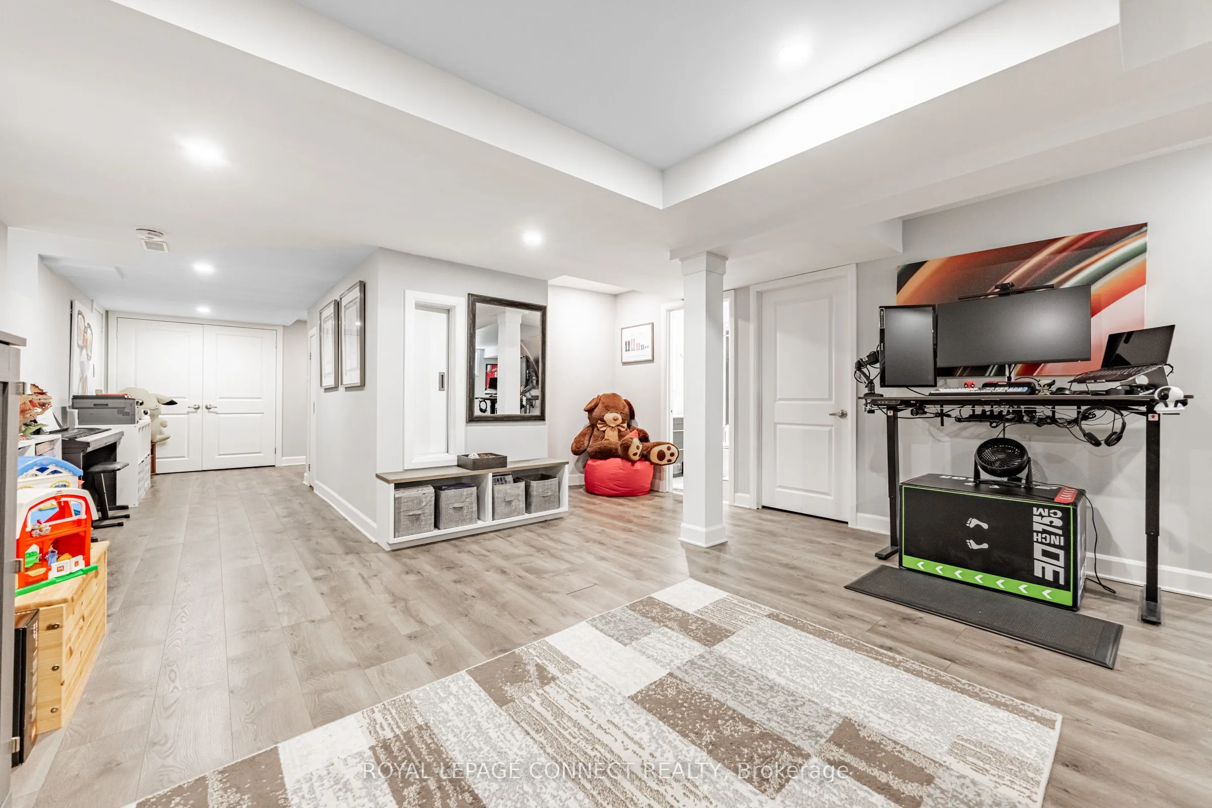 3302 Mintwood Circle