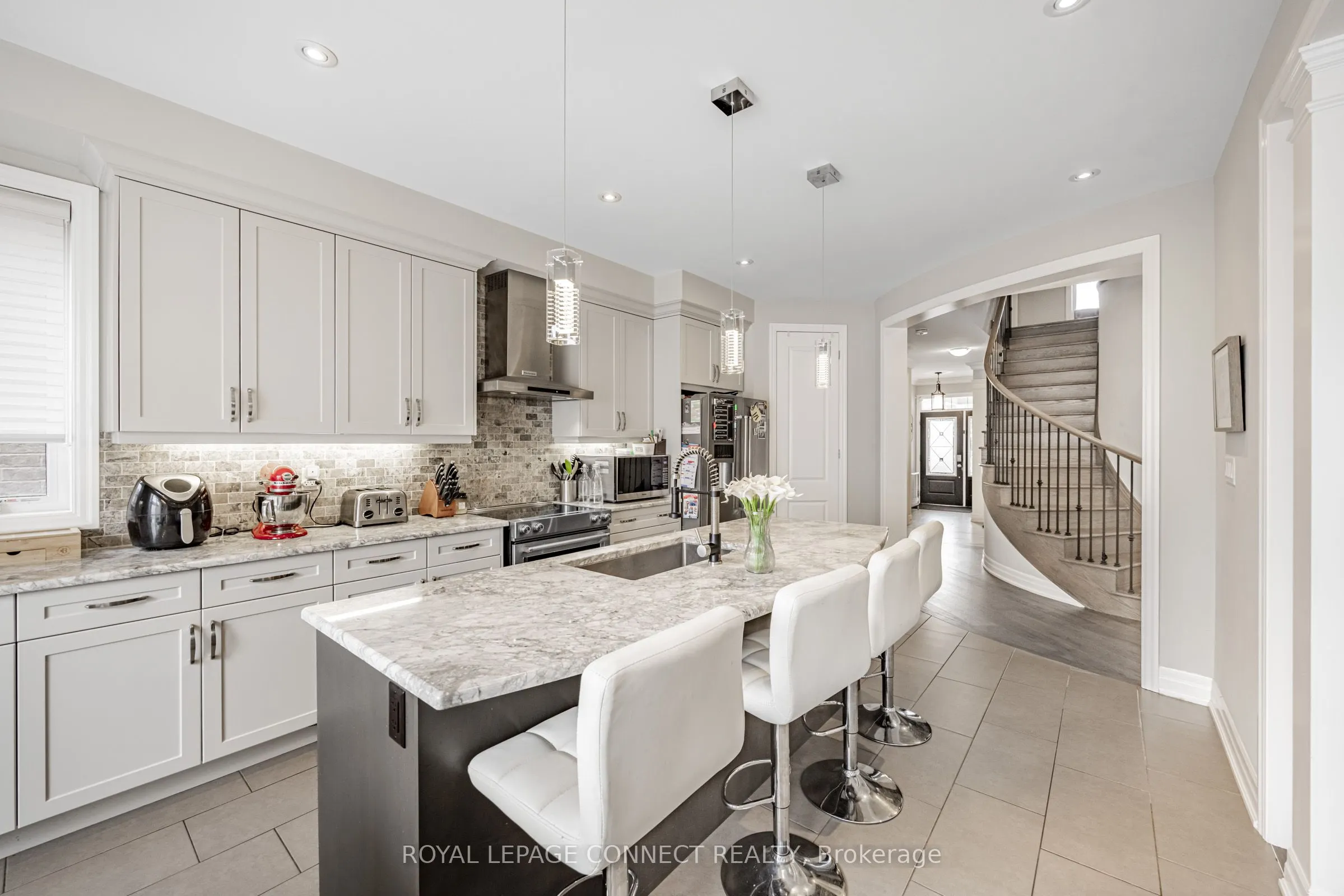 3302 Mintwood Circle