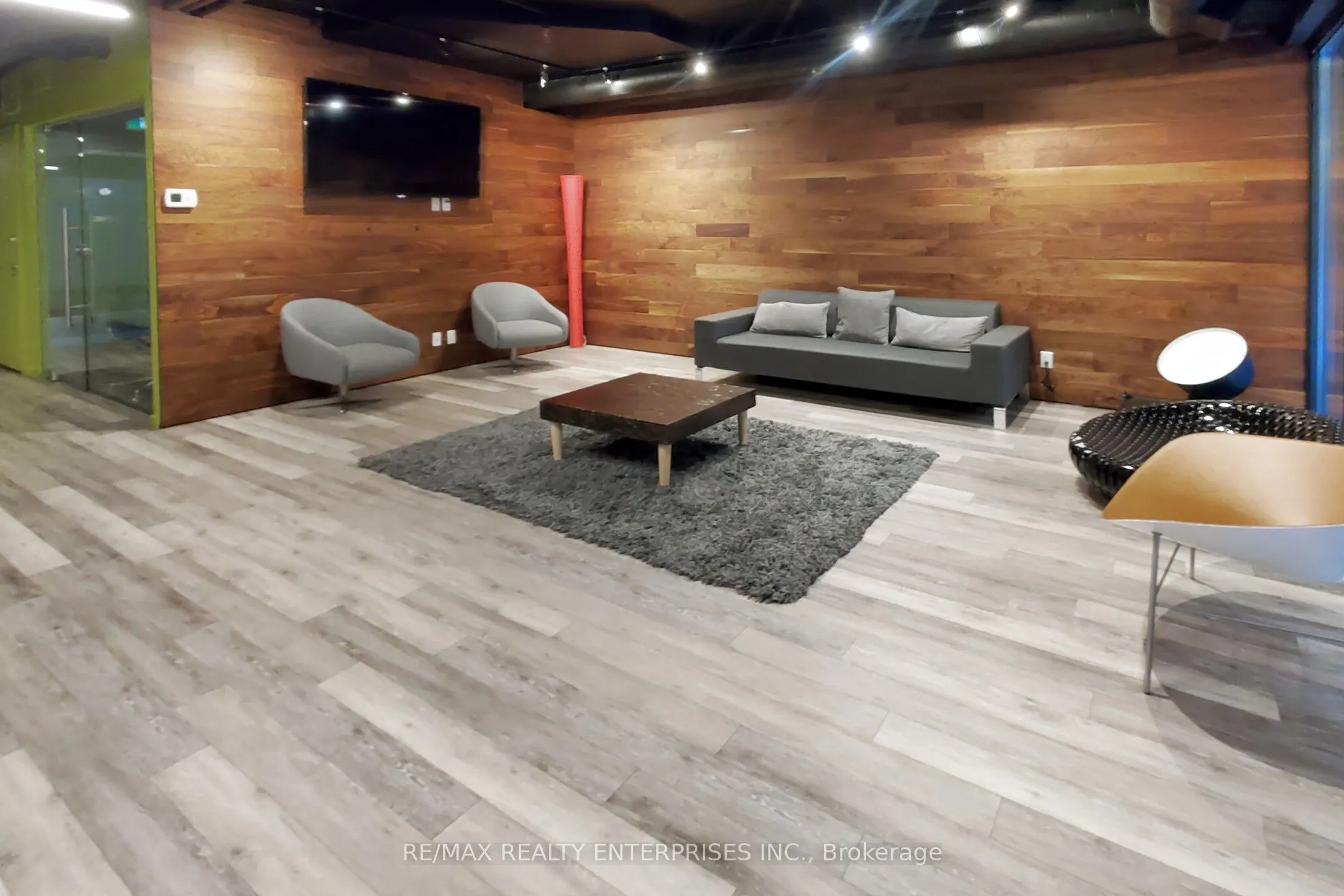 383 Sorauren Avenue, #808