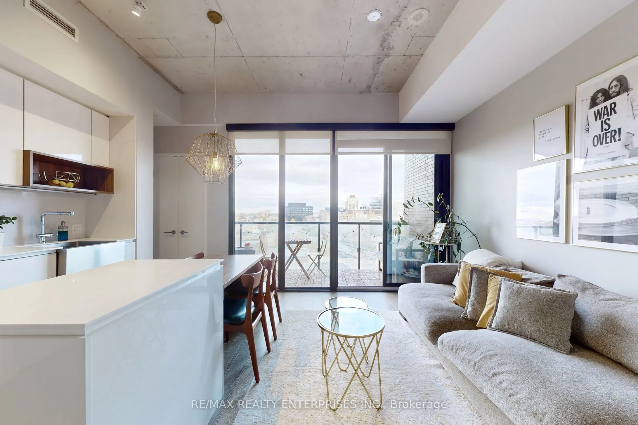 383 Sorauren Avenue, #808