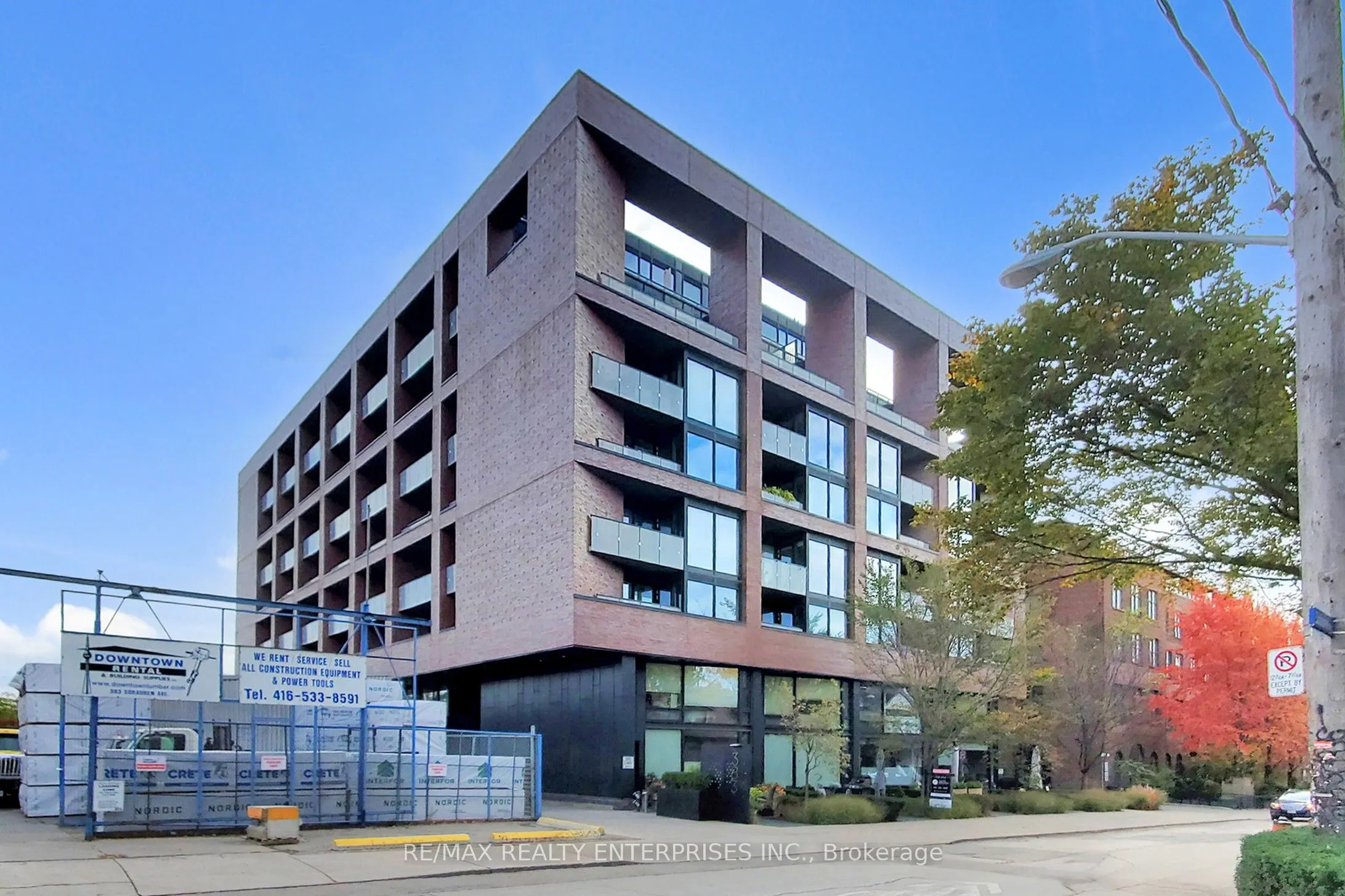 383 Sorauren Avenue, #808