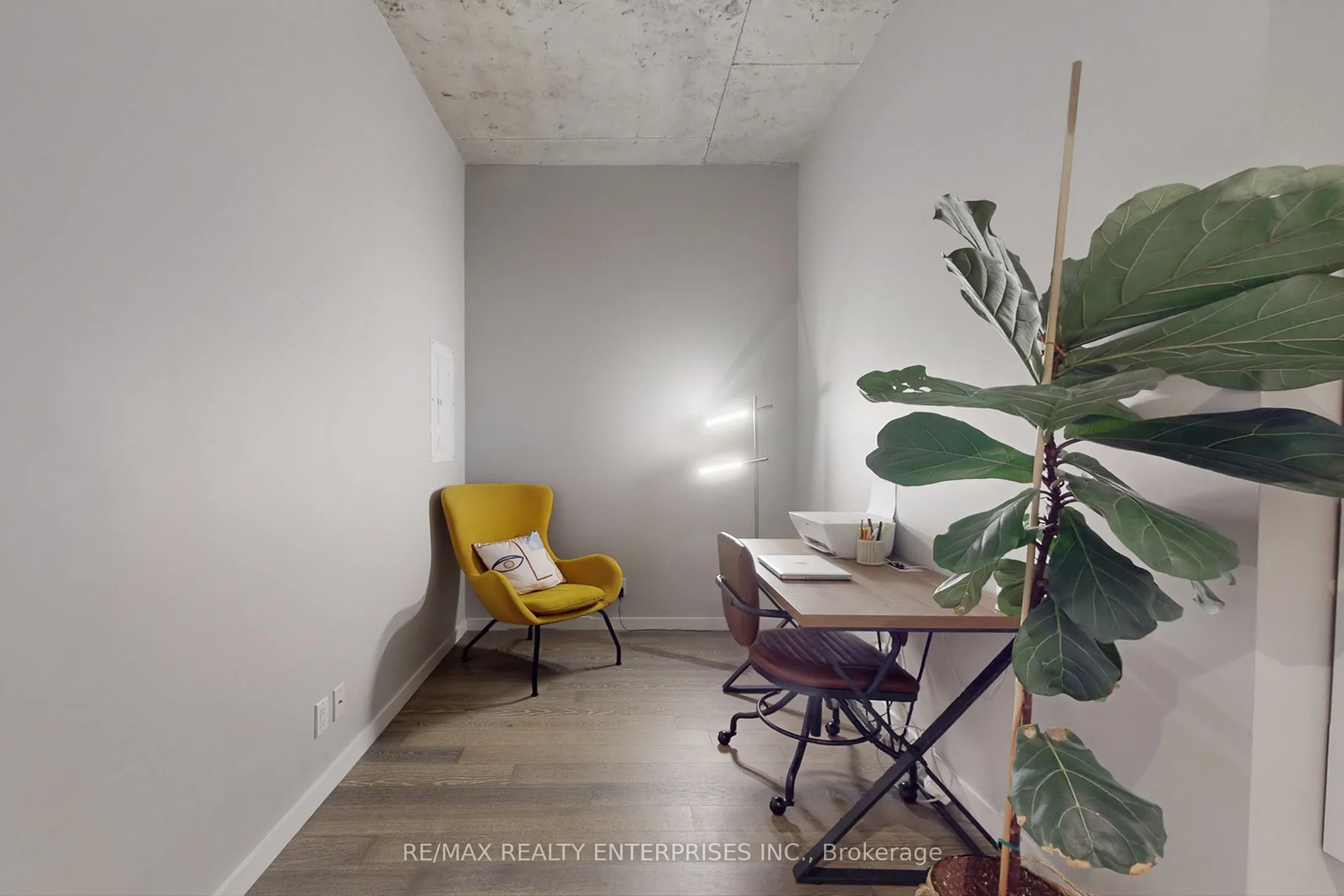 383 Sorauren Avenue, #808