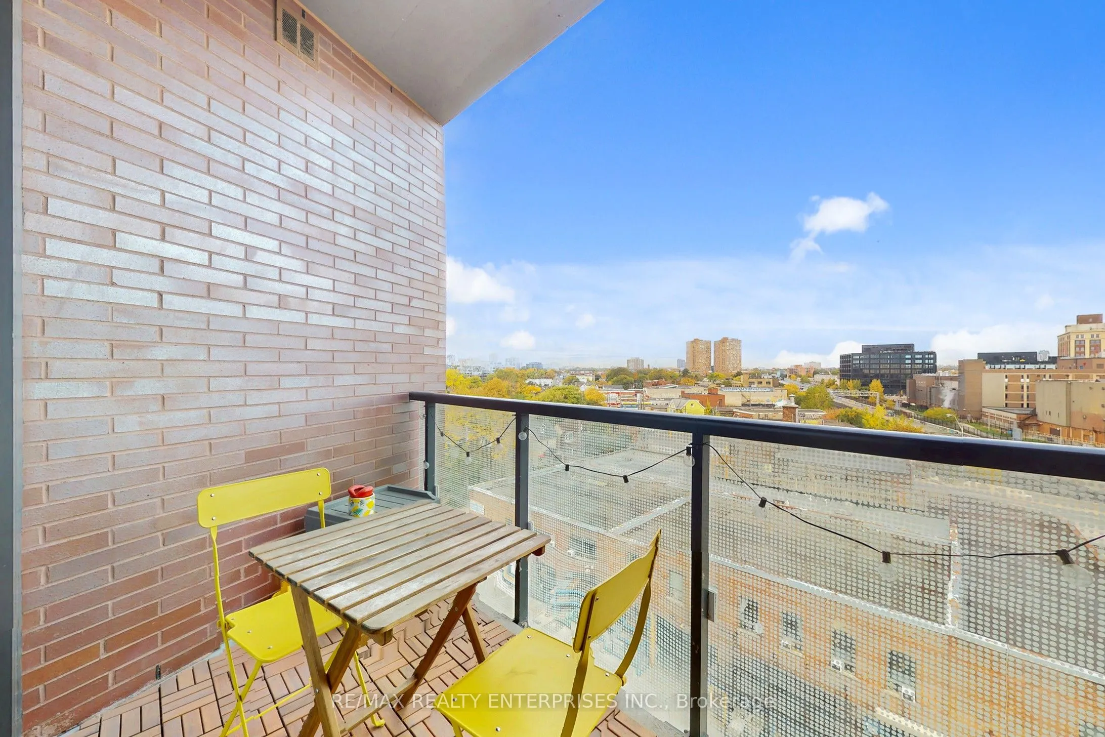 383 Sorauren Avenue, #808