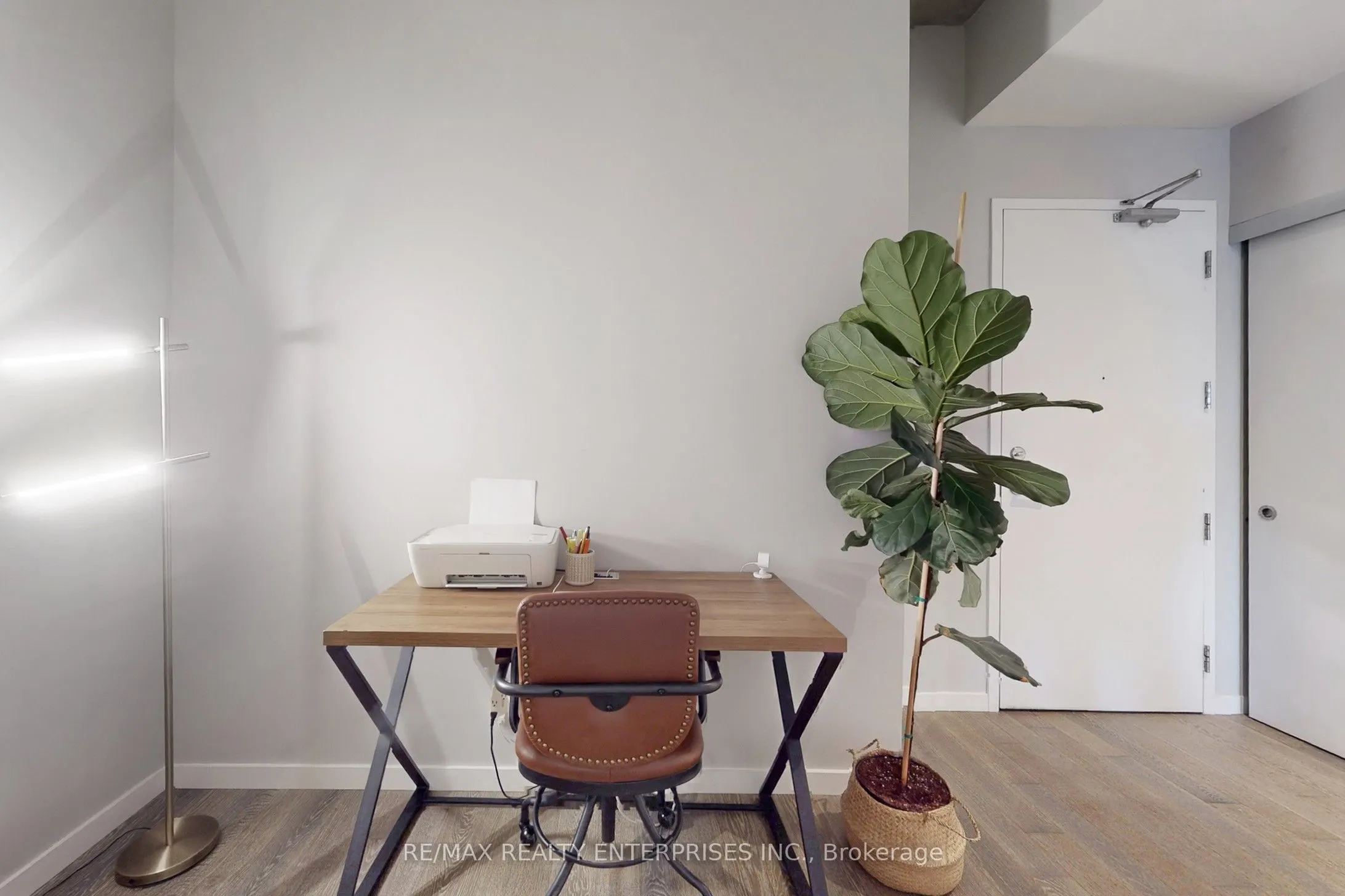 383 Sorauren Avenue, #808