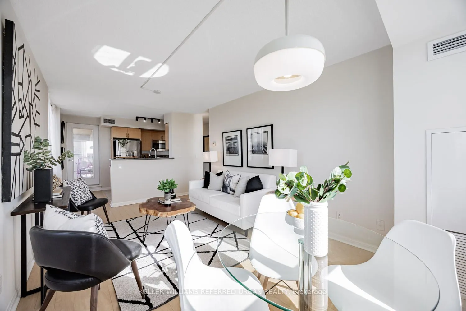 4 Elsinore Path, #511