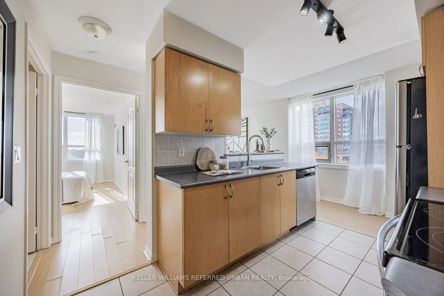 4 Elsinore Path, #511