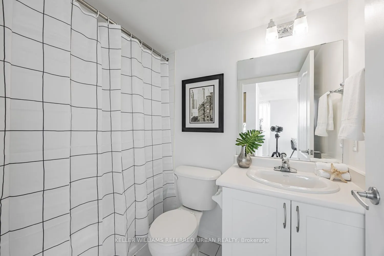 4 Elsinore Path, #511