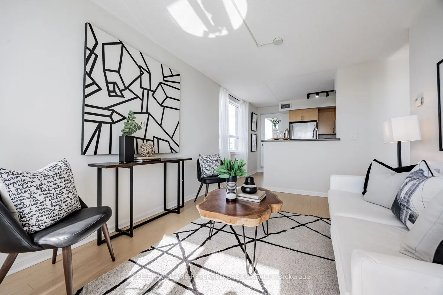 4 Elsinore Path, #511