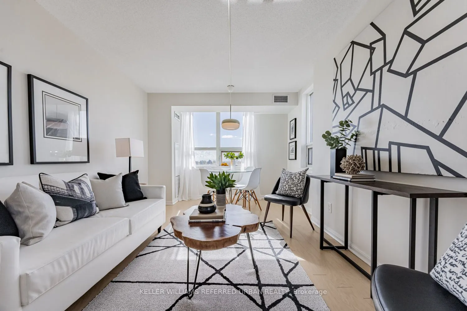 4 Elsinore Path, #511