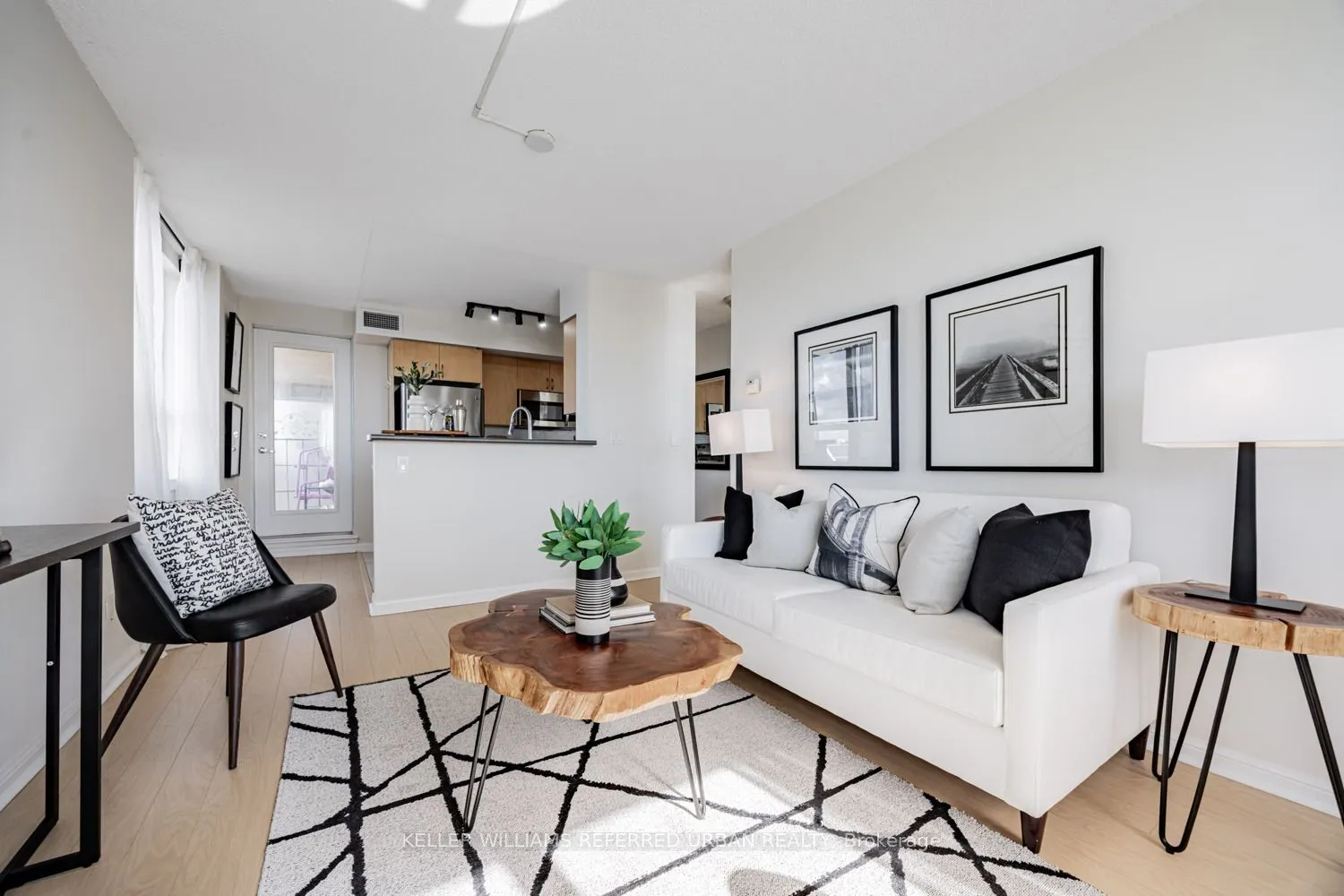 4 Elsinore Path, #511