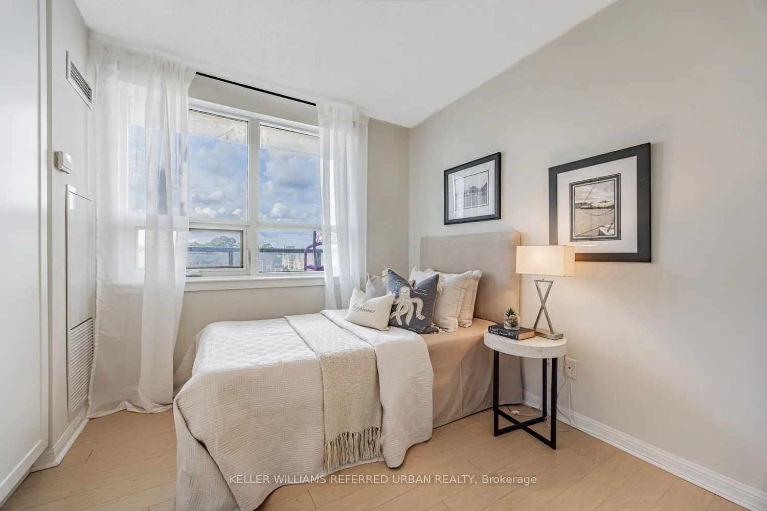 4 Elsinore Path, #511