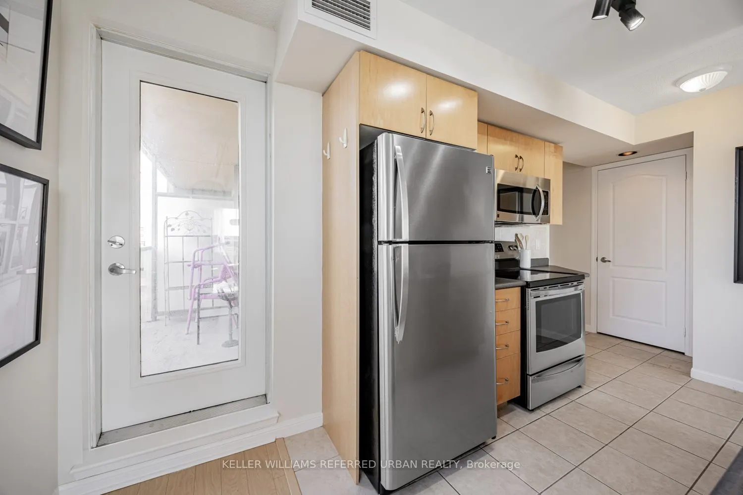 4 Elsinore Path, #511