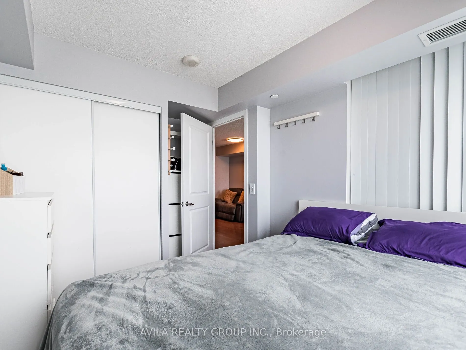 215 Sherway Gardens Road E, #1001