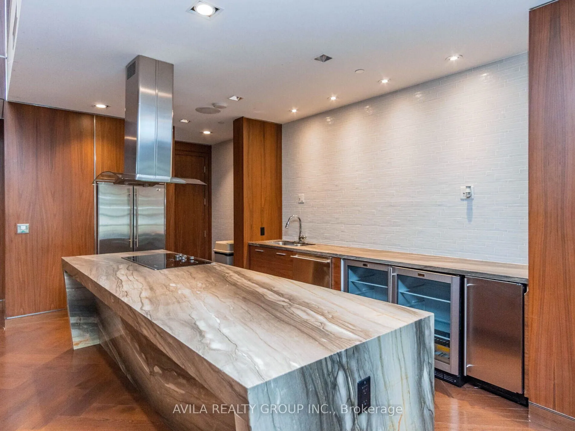 215 Sherway Gardens Road E, #1001