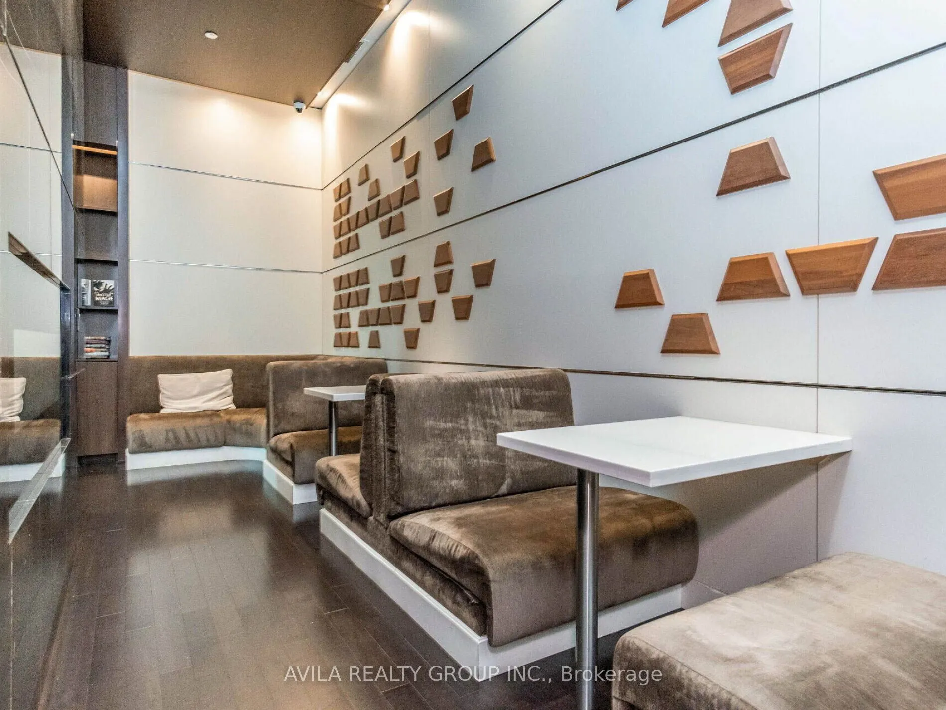 215 Sherway Gardens Road E, #1001