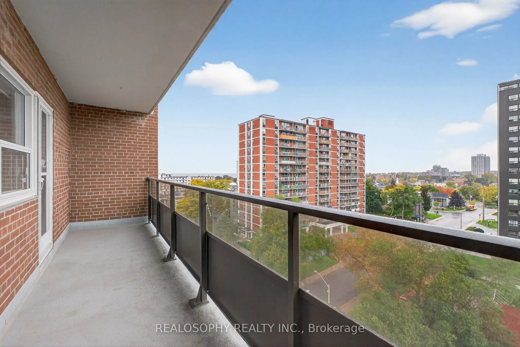 15 Elizabeth Street N, #905