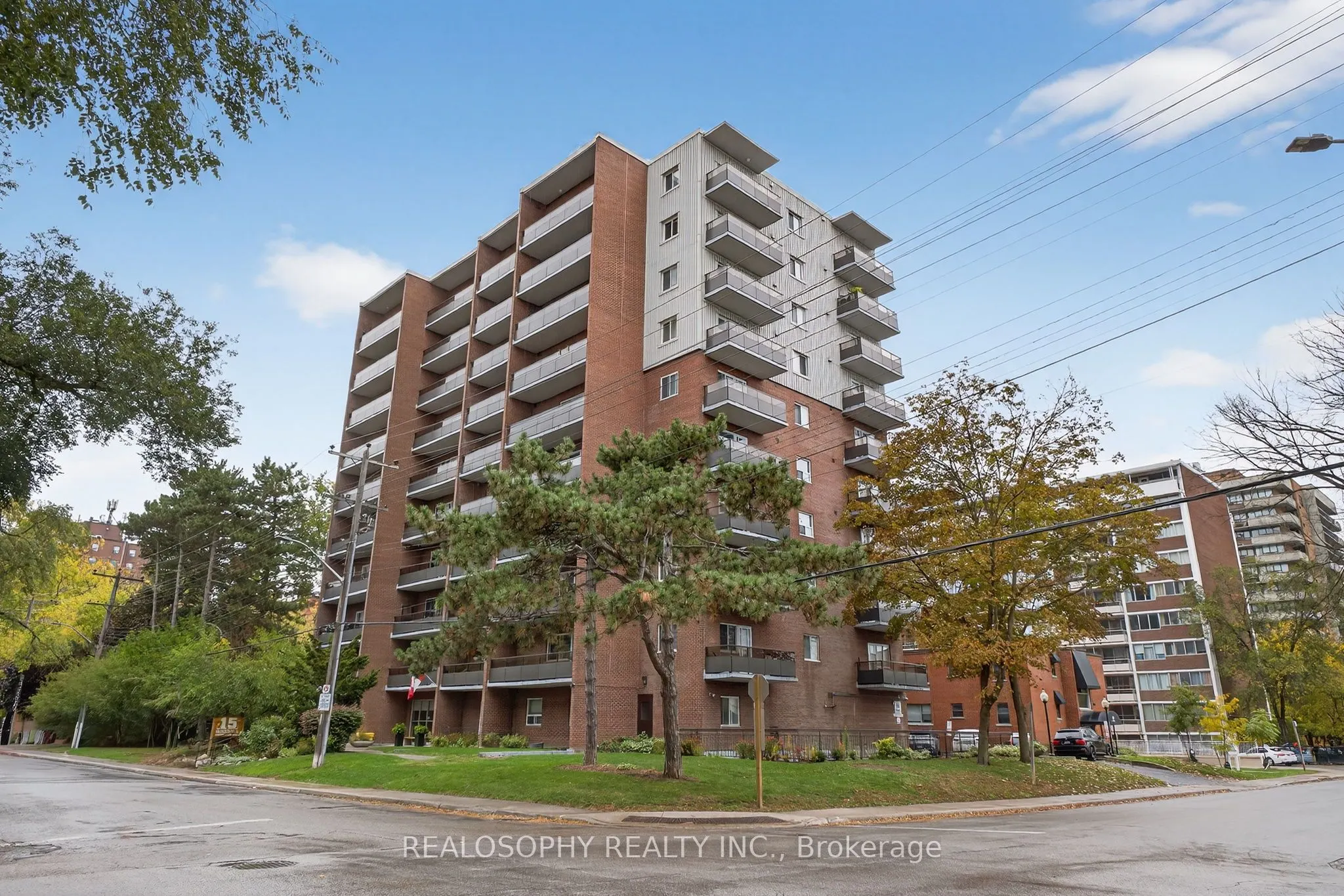 15 Elizabeth Street N, #905