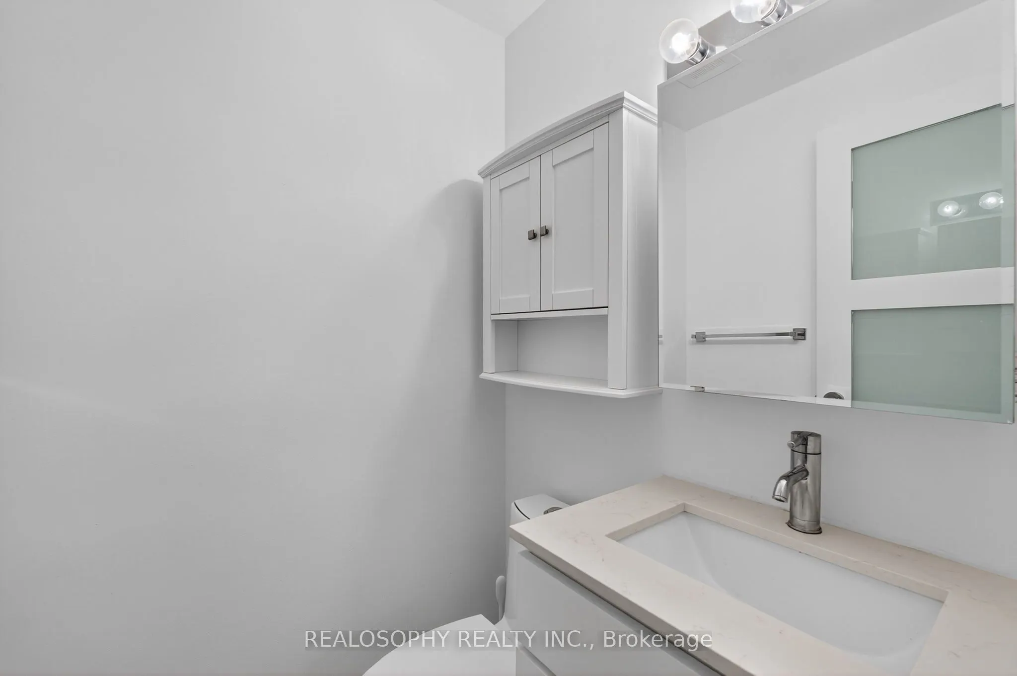 15 Elizabeth Street N, #905