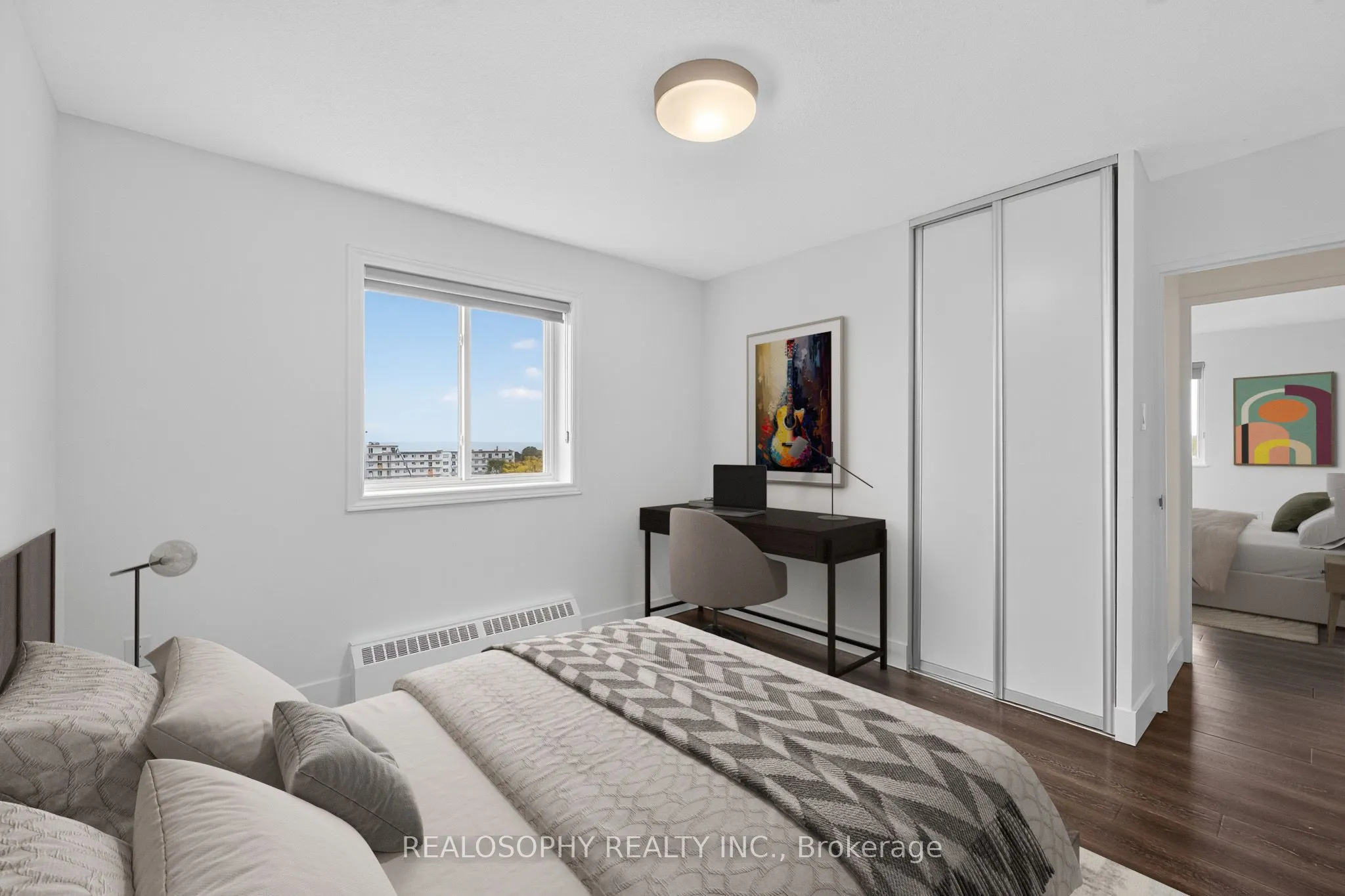 15 Elizabeth Street N, #905