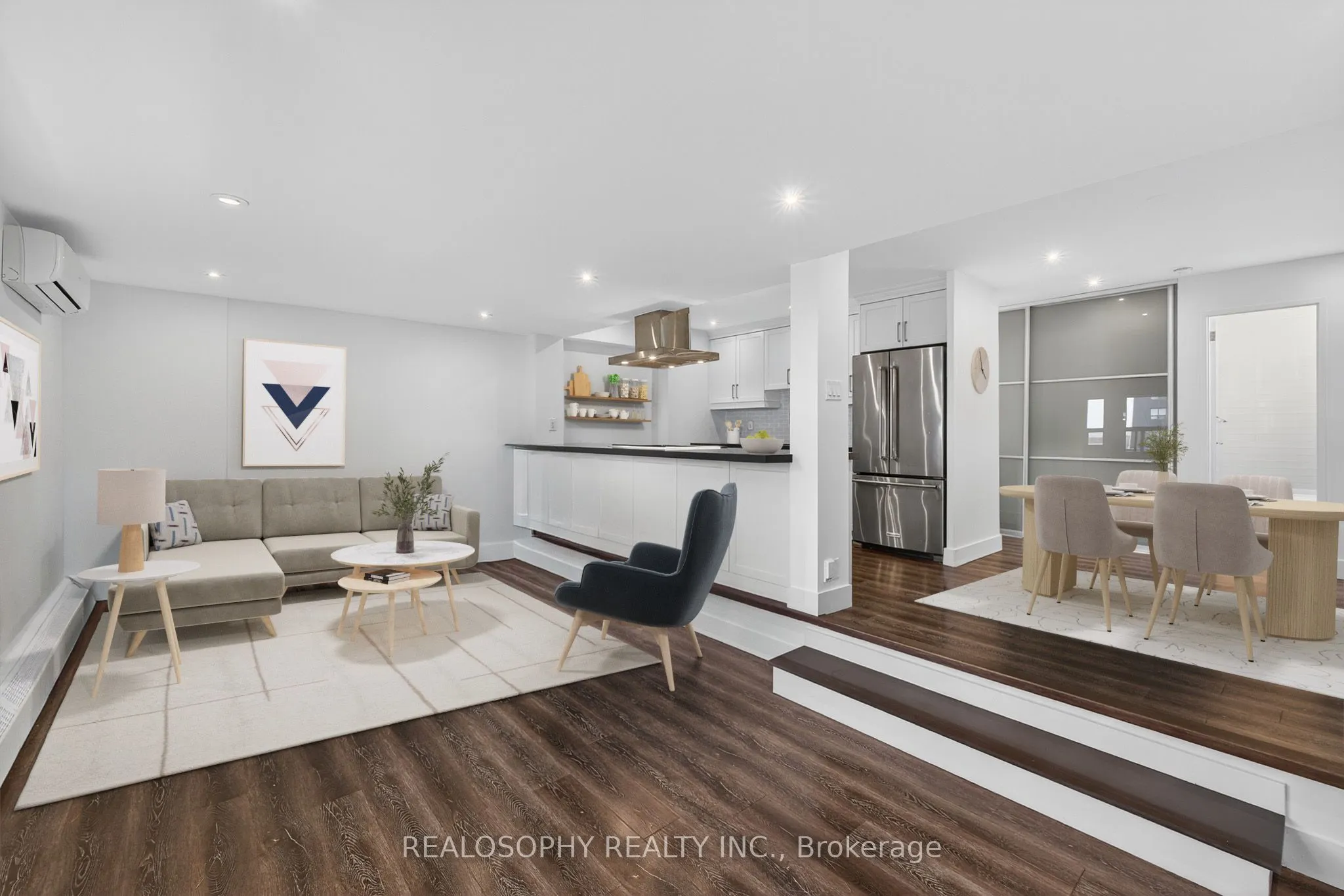 15 Elizabeth Street N, #905