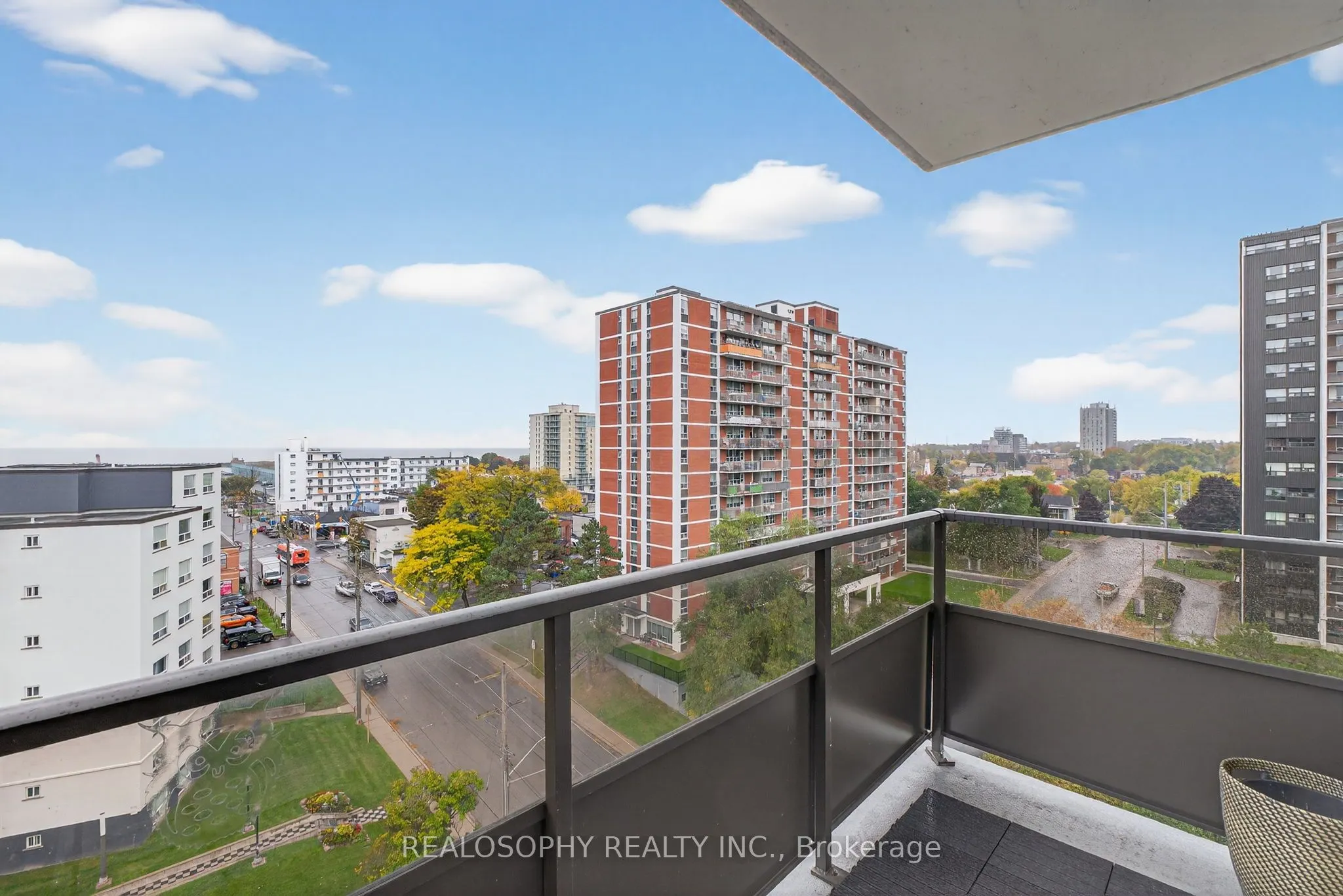 15 Elizabeth Street N, #905