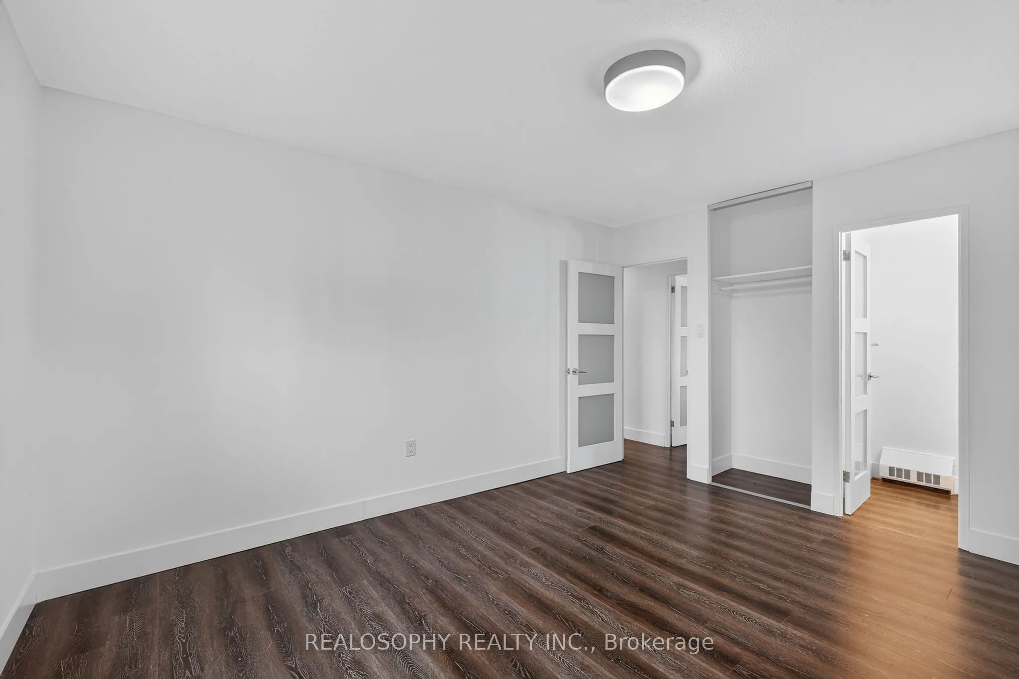 15 Elizabeth Street N, #905