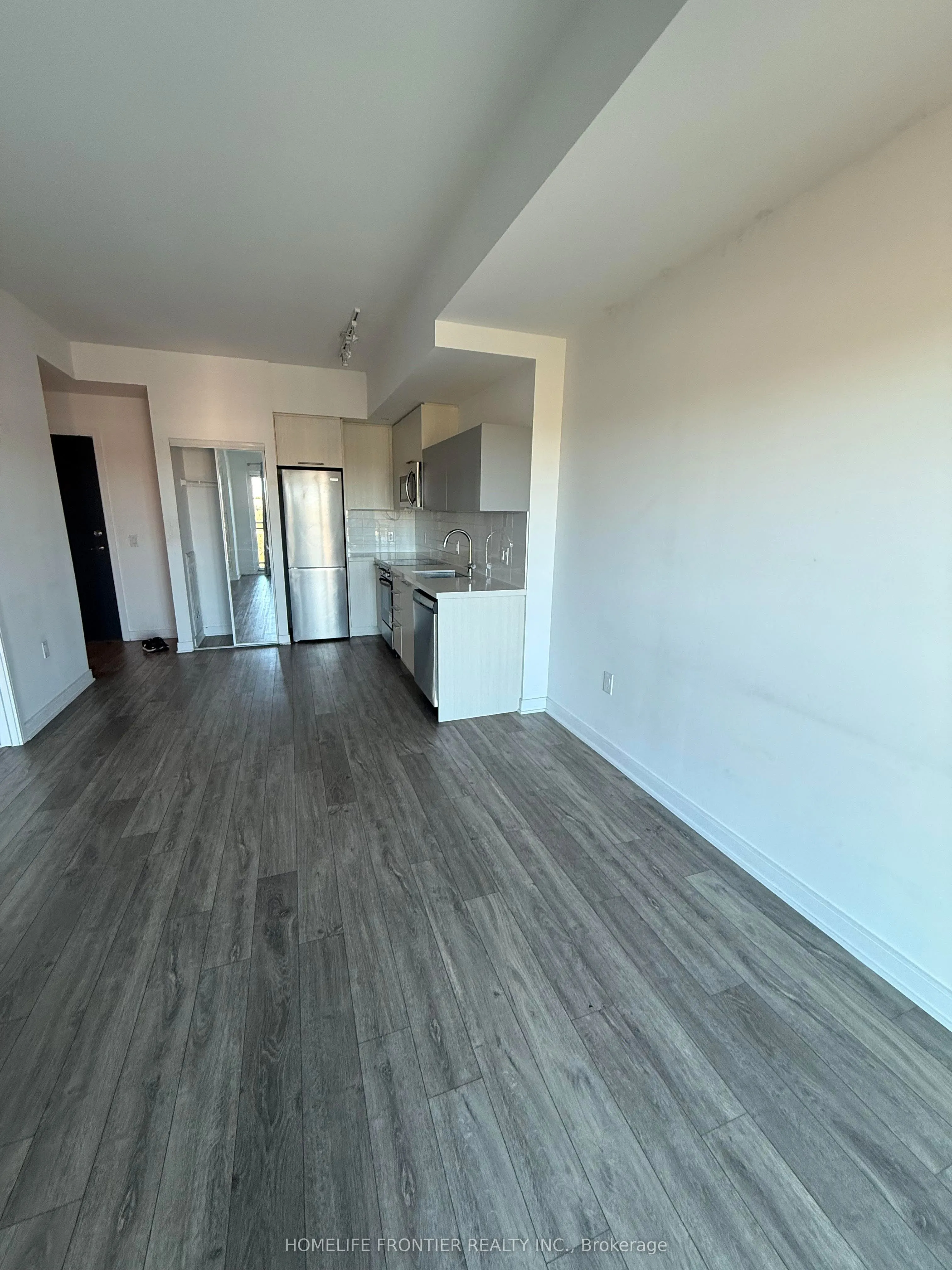 25 Neighbourhood Lane, #909