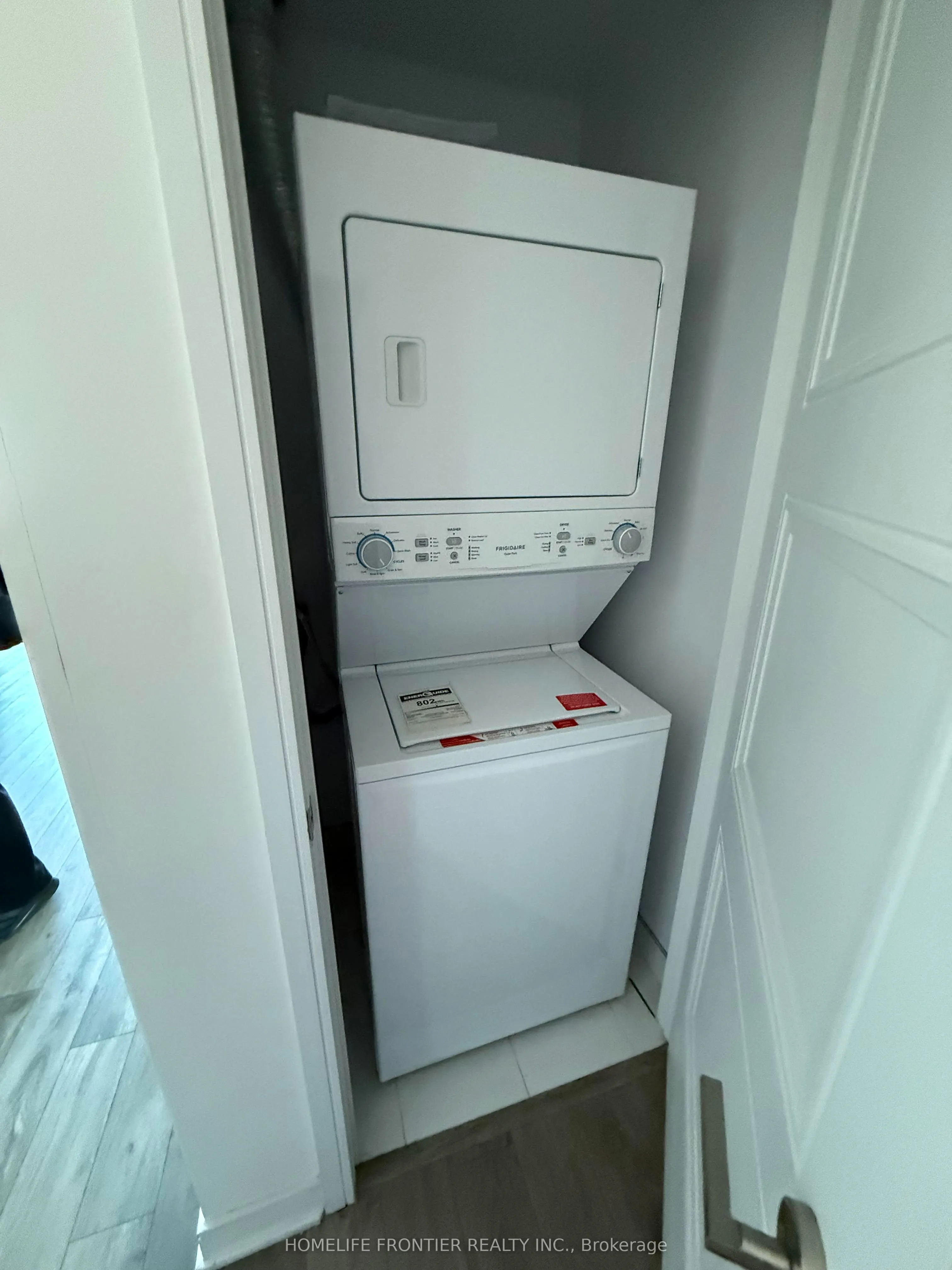 25 Neighbourhood Lane, #909