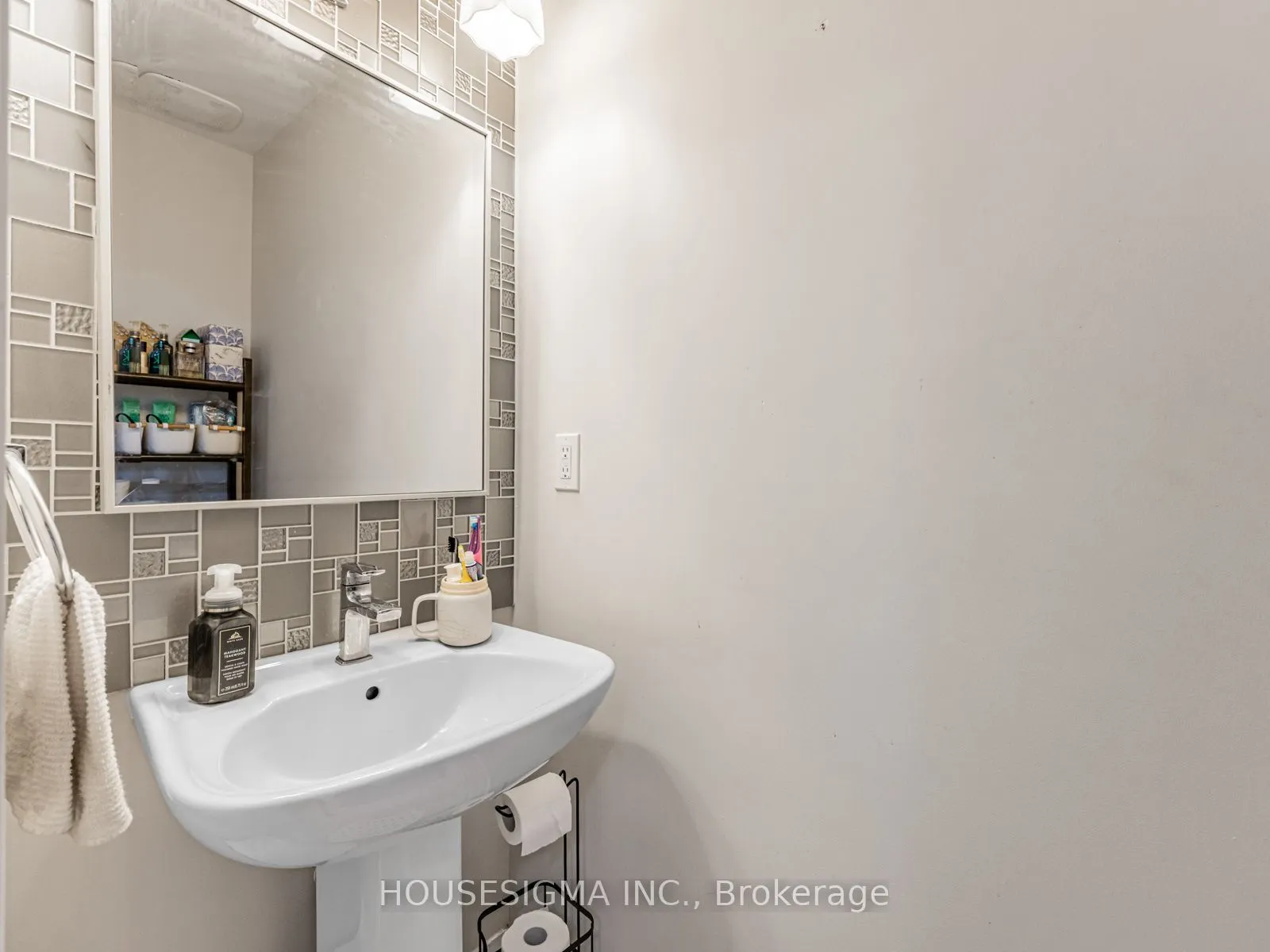 713 Lawrence Avenue W, #5