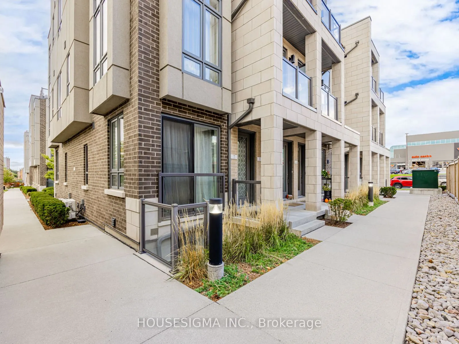 713 Lawrence Avenue W, #5